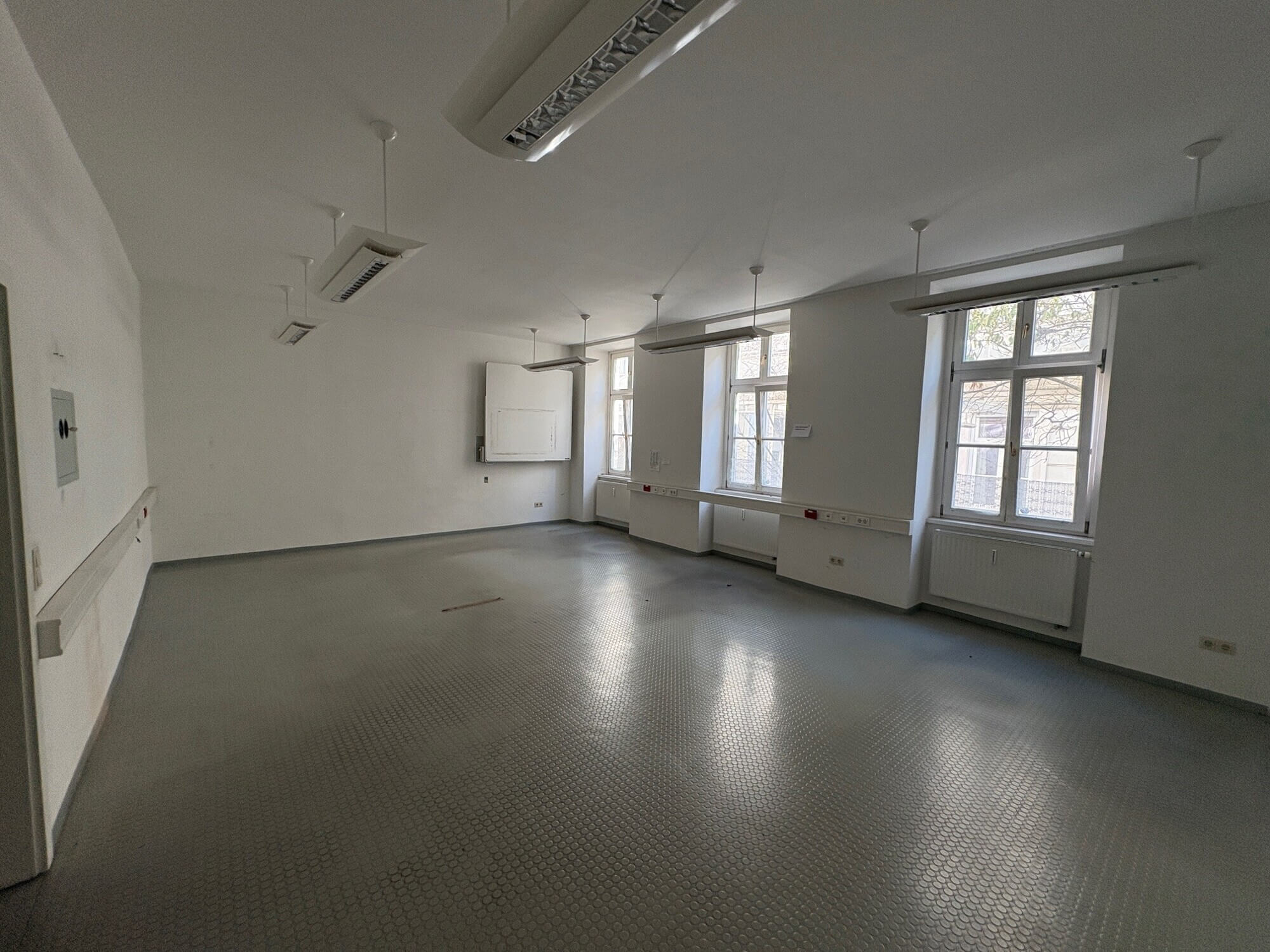 Neu sanierte Büroeinheiten in frequentierter Bestlage