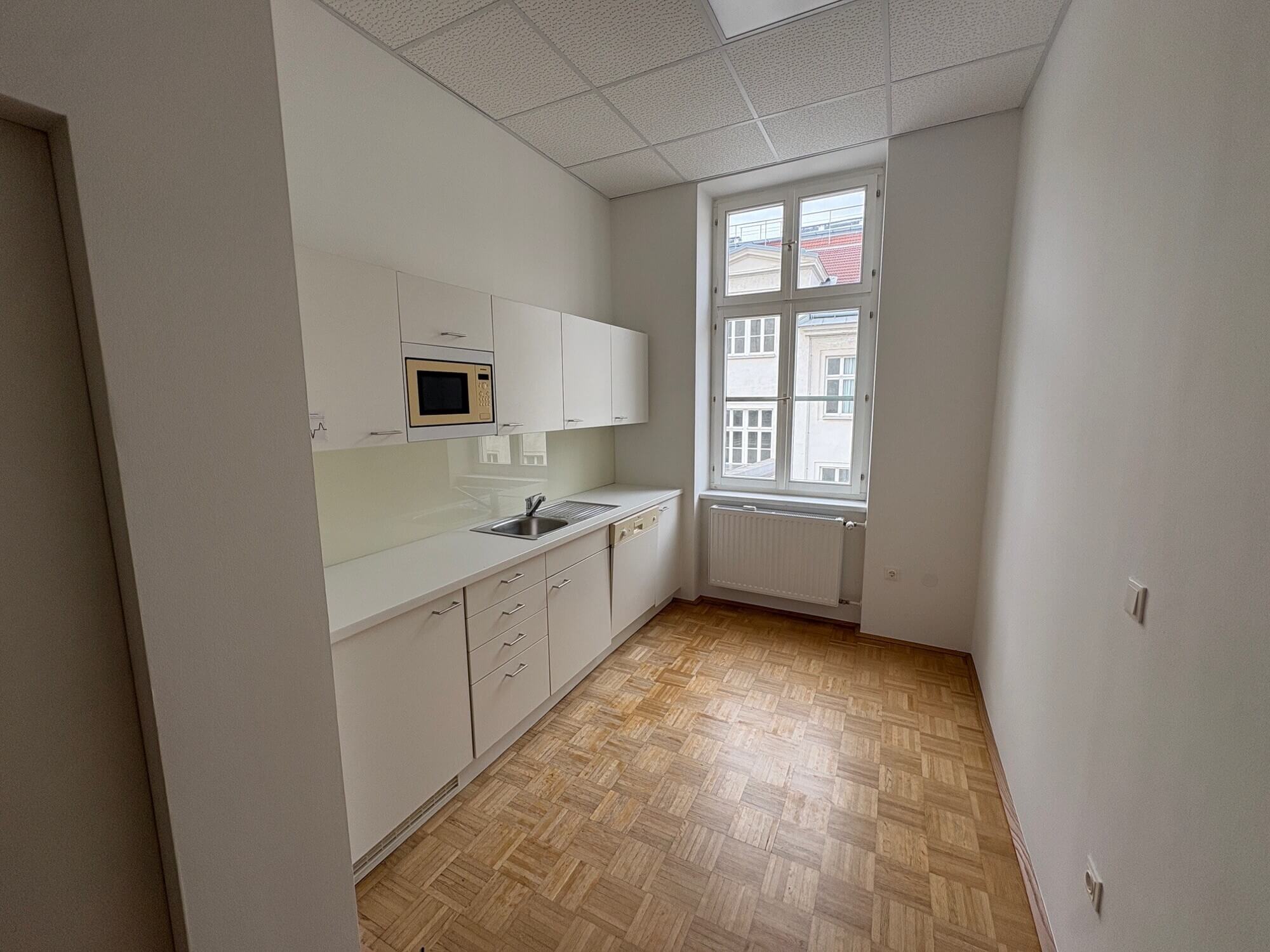 Neu sanierte Büroeinheiten in frequentierter Bestlage