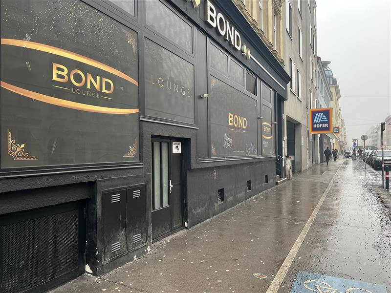 Versatile commercial space