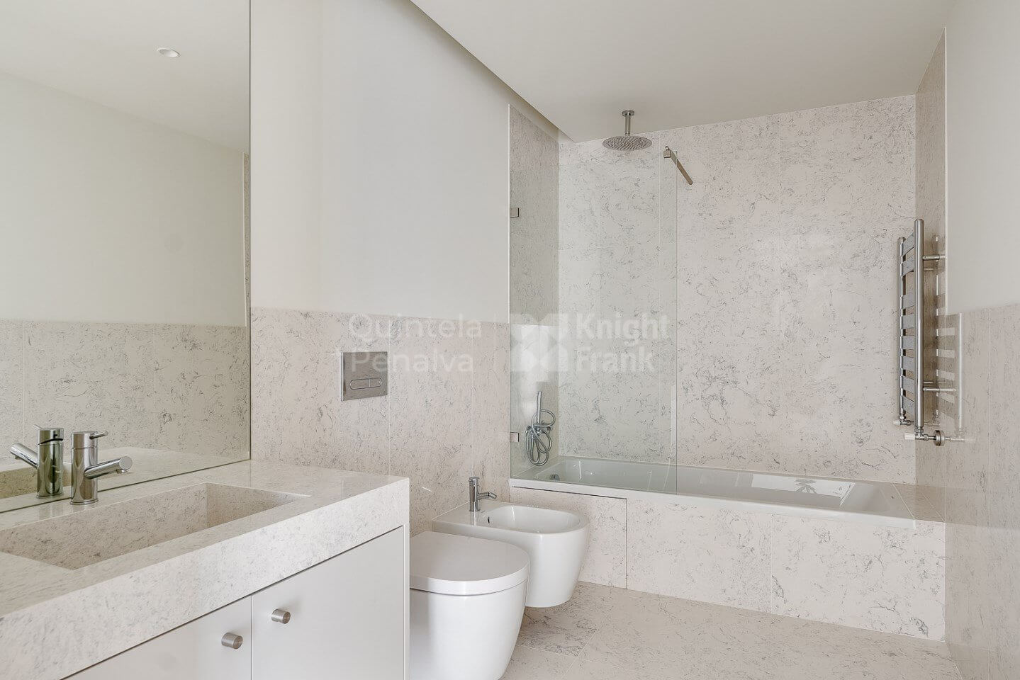 2-bedroom flat with river views in Parque das Nações