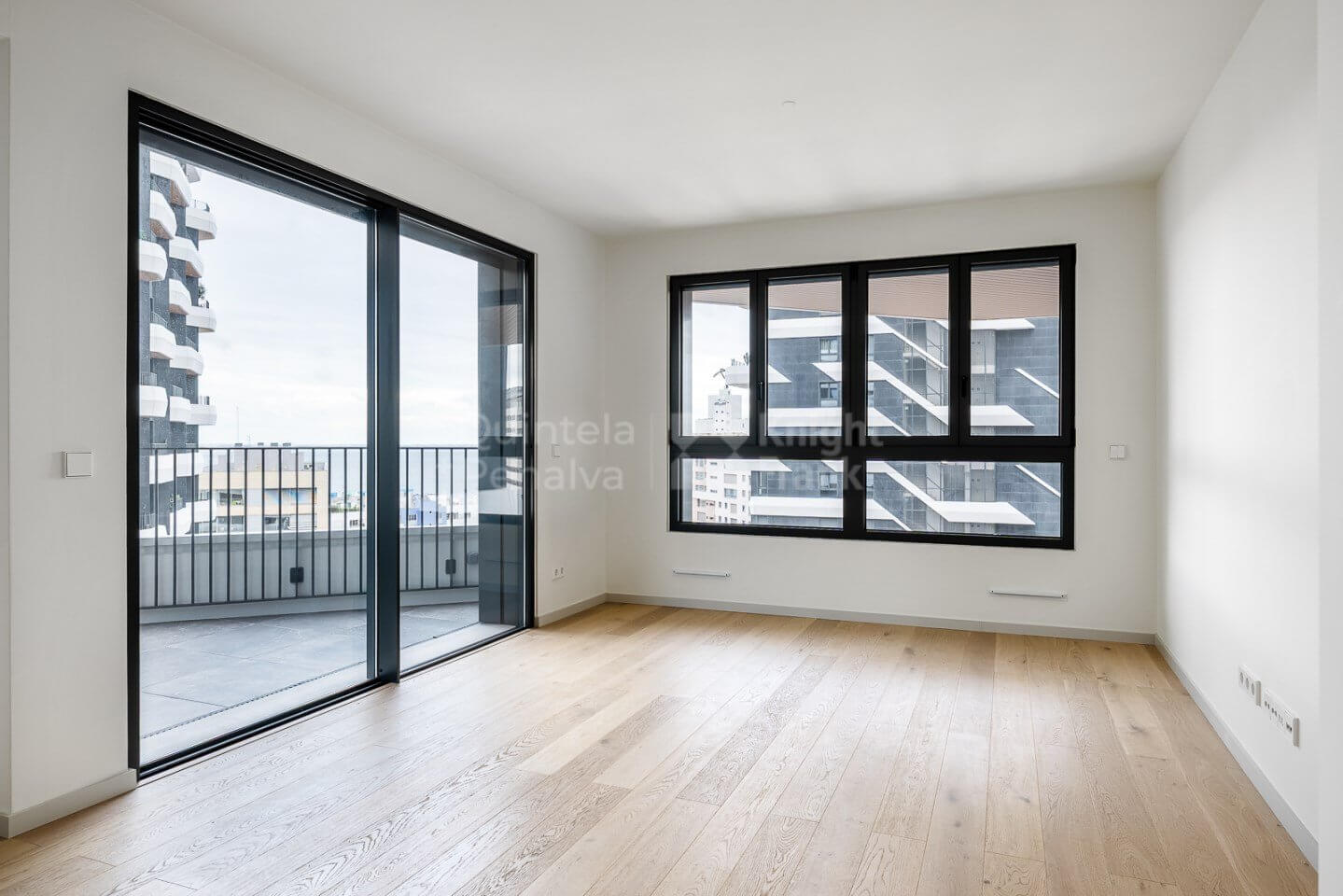 2-bedroom flat with river views in Parque das Nações