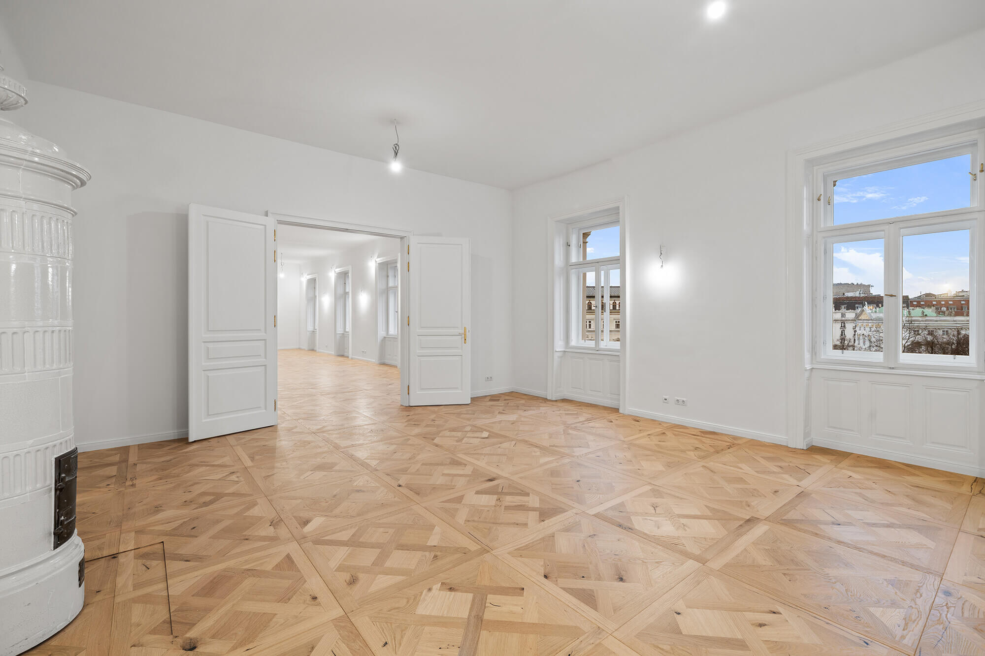 High-quality period apartment with a unique view of the Palace of Justice