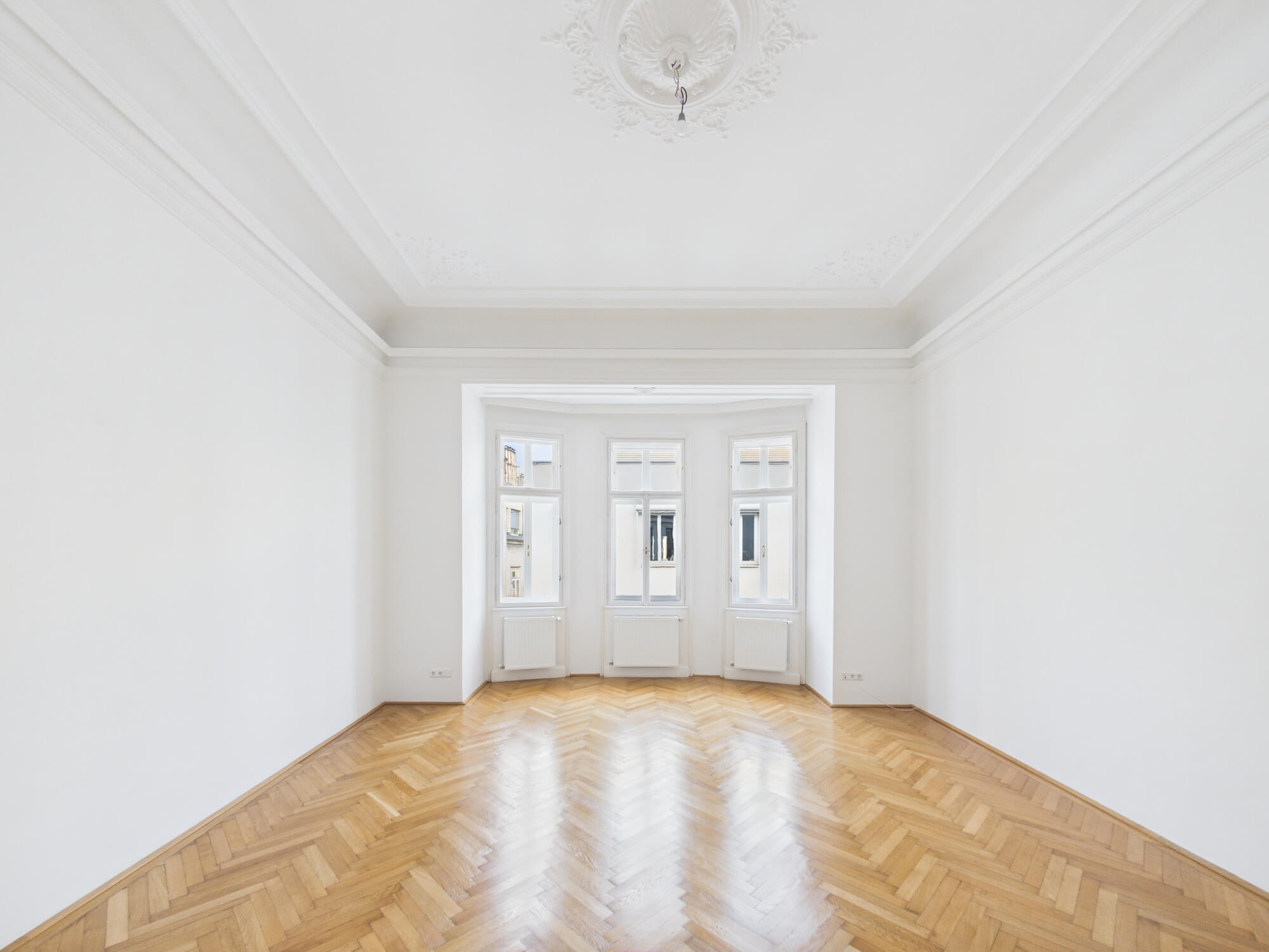 Charmante Altbauwohnung mitten im vierten Bezirk, 6 Zimmer, 3 Bäder