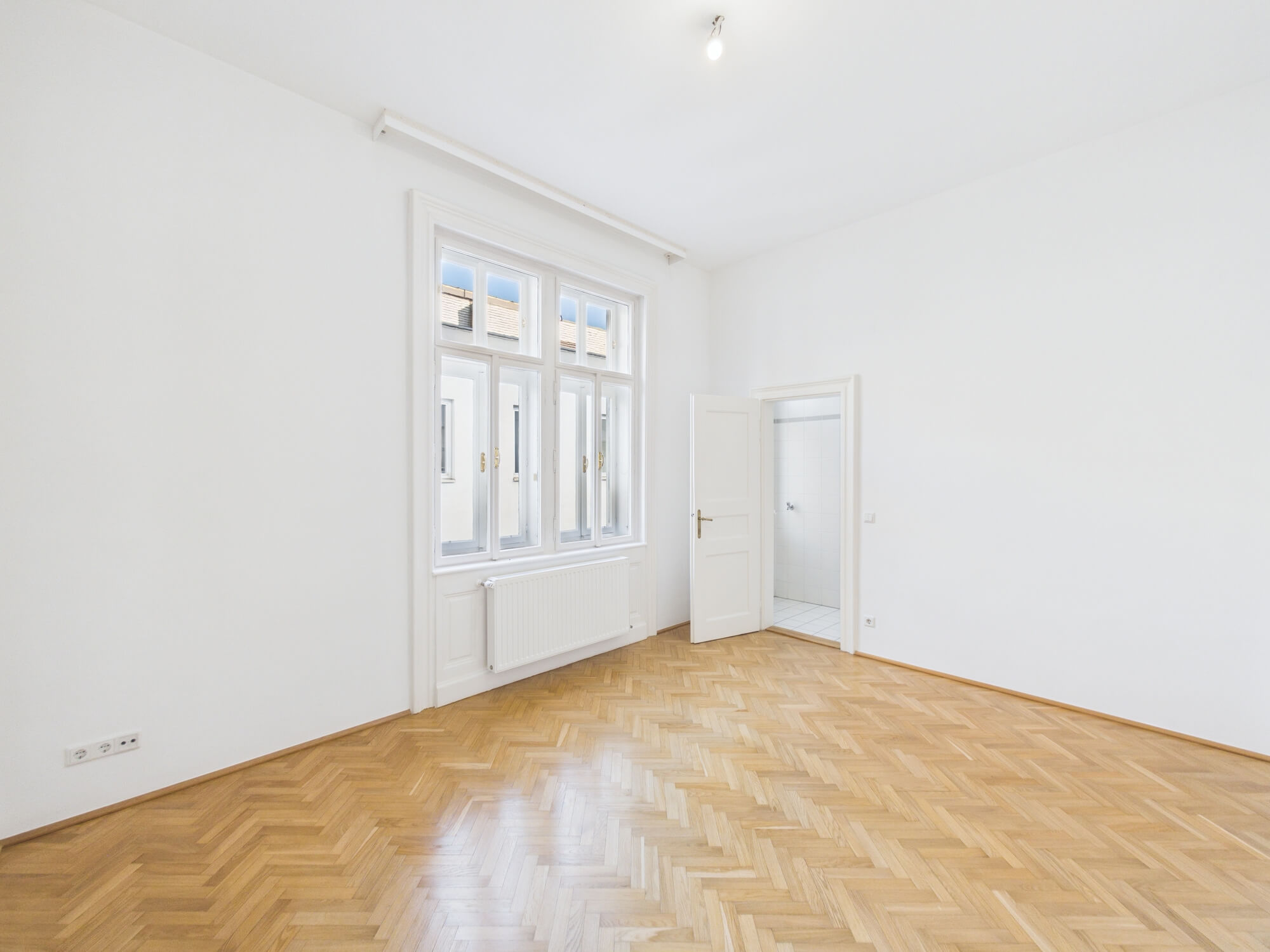 Charmante Altbauwohnung mitten im vierten Bezirk, 6 Zimmer, 3 Bäder