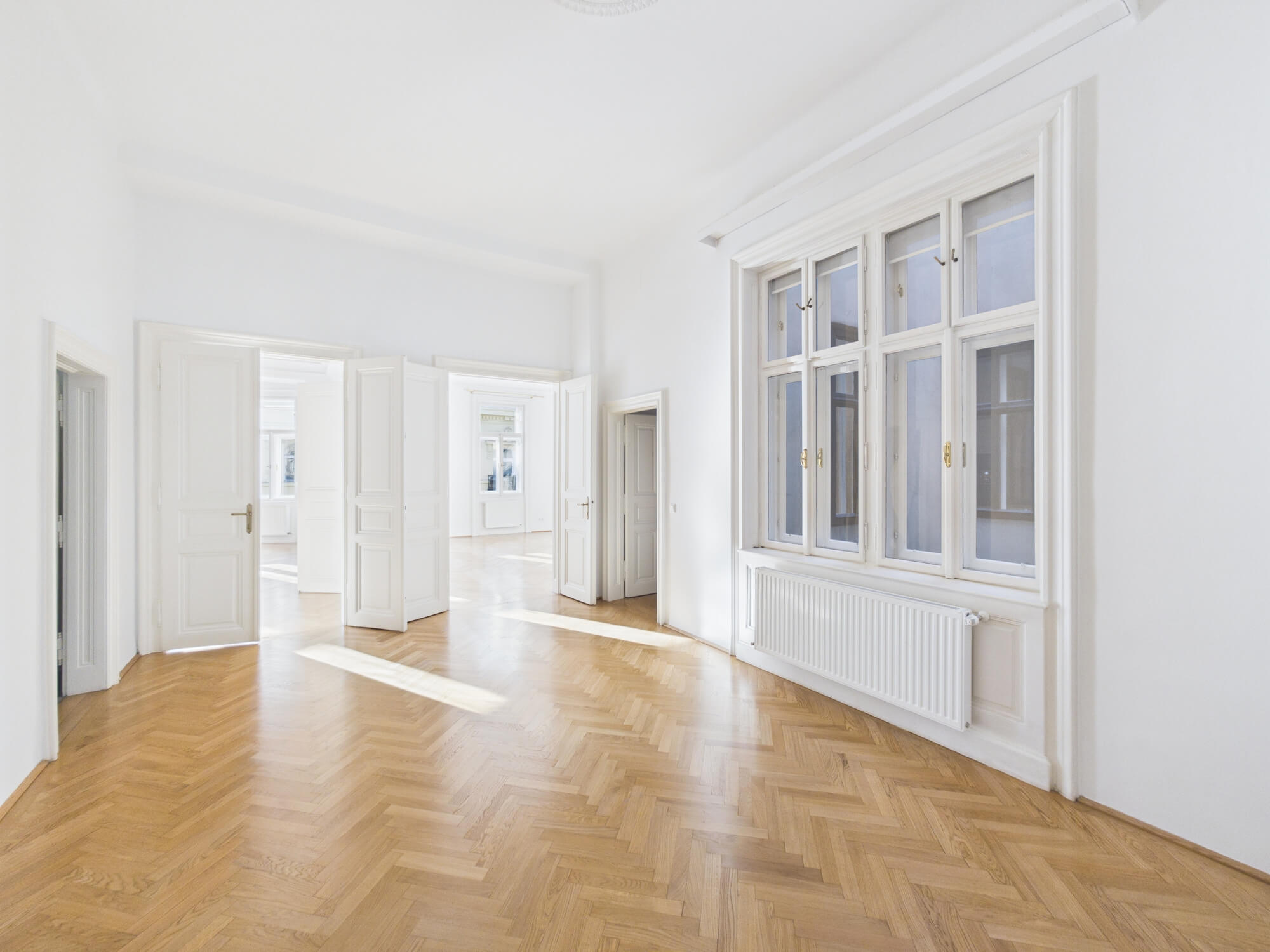 Charmante Altbauwohnung mitten im vierten Bezirk, 6 Zimmer, 3 Bäder