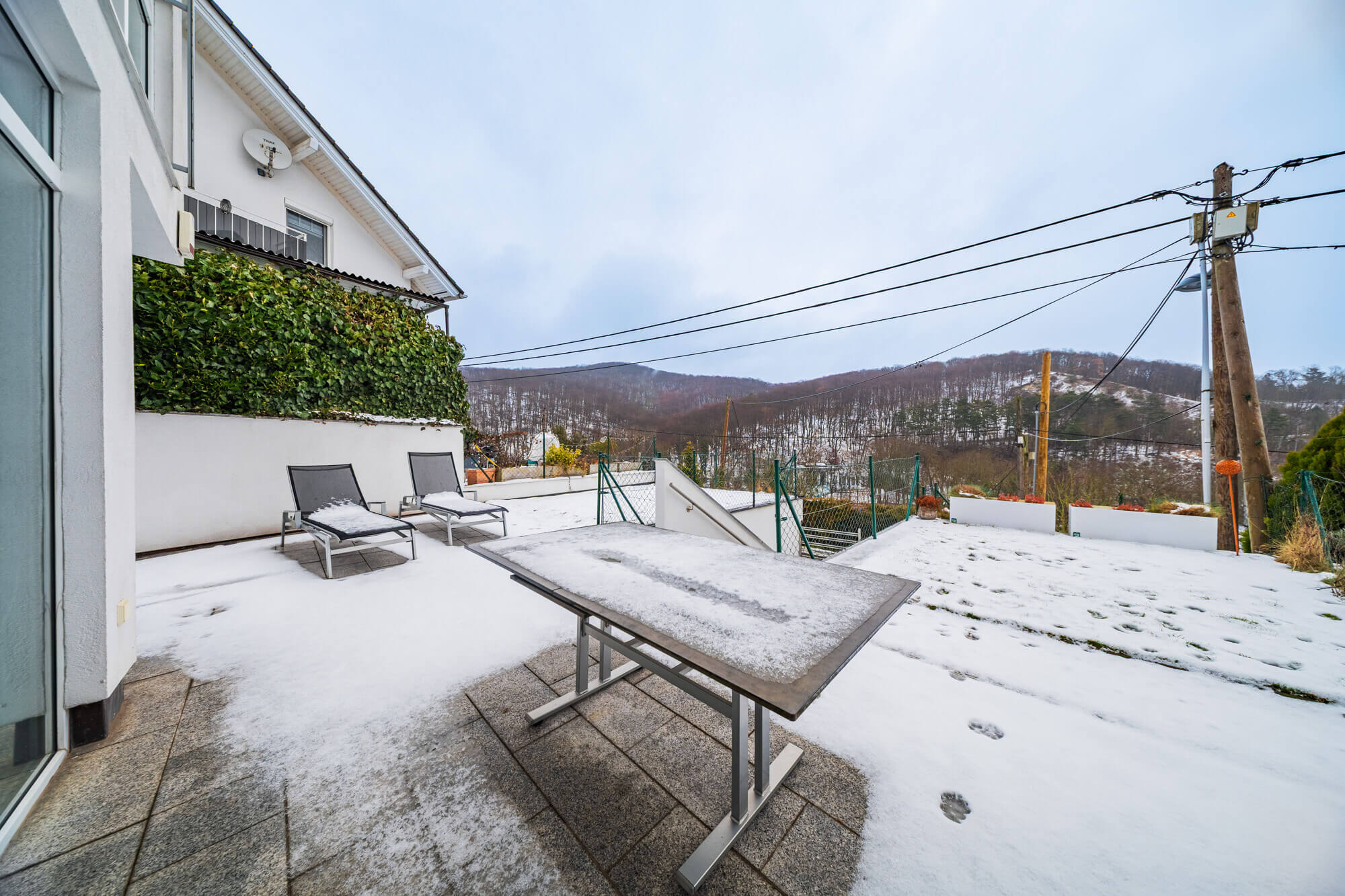 Doppelhaus mit Terrasse und Garten