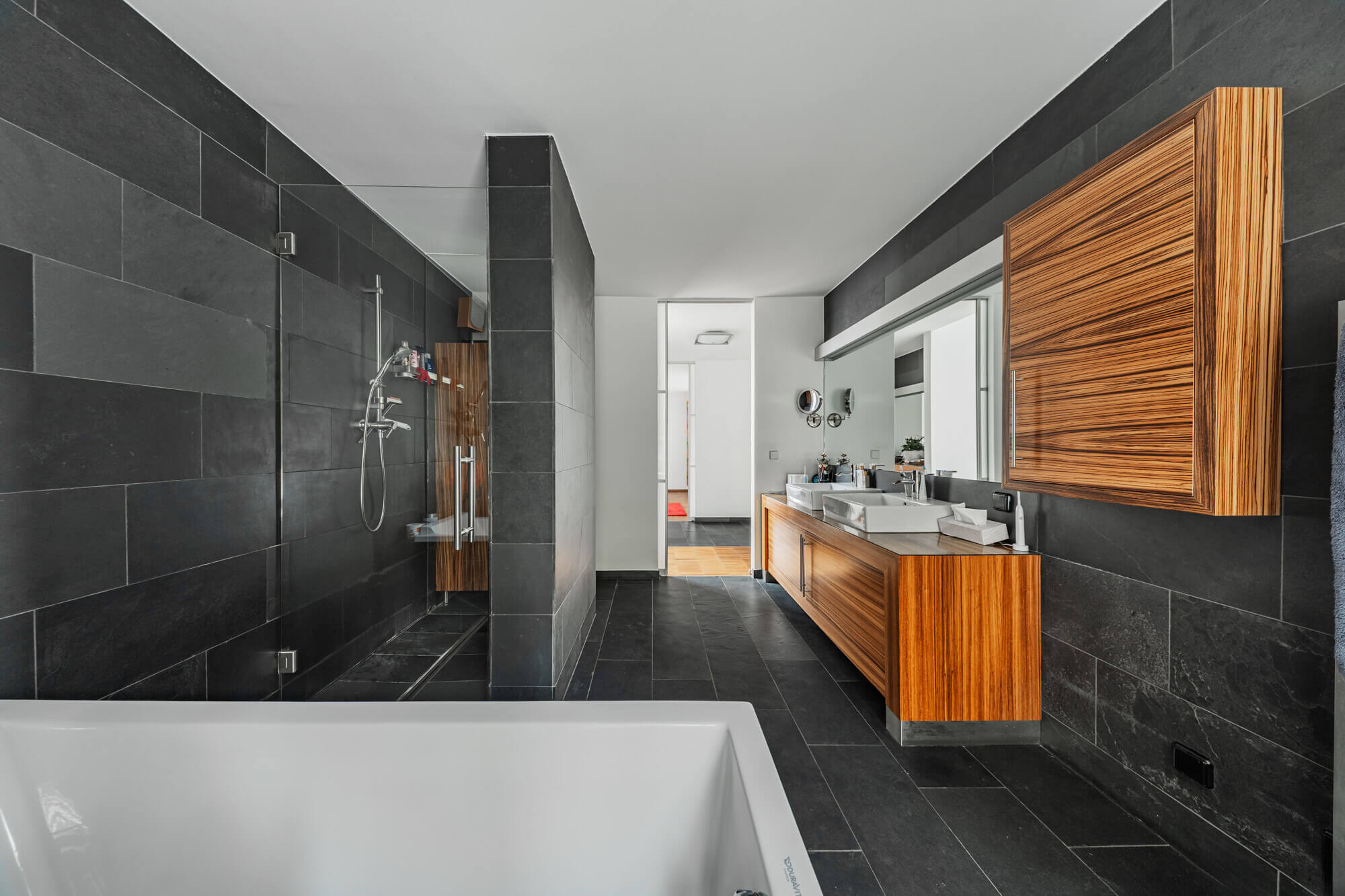 Doppelhaus mit Terrasse und Garten