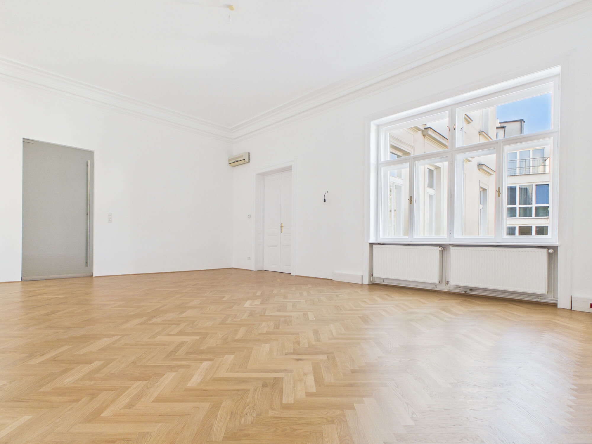 Altbaubüro Nahe Schwarzenbergplatz