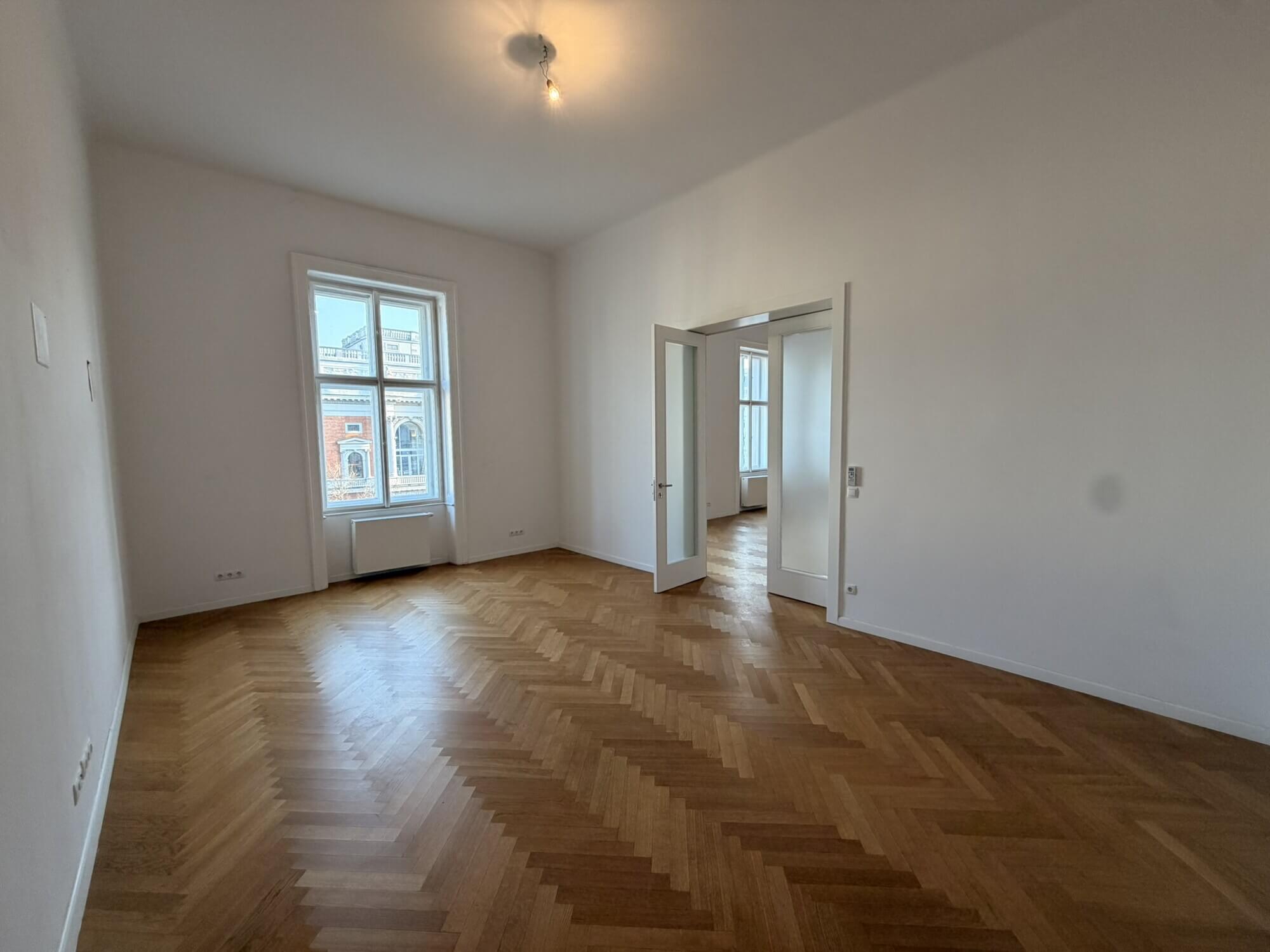 Repräsentatives Altbaubüro am Schottenring – Klimatisiert mit Blick auf die Börse