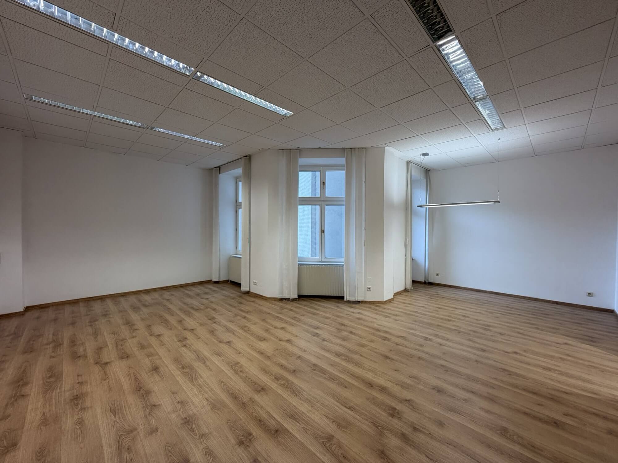 Repräsentative Altbau-Bürofläche in Top-Lage der Mariahilfer Straße