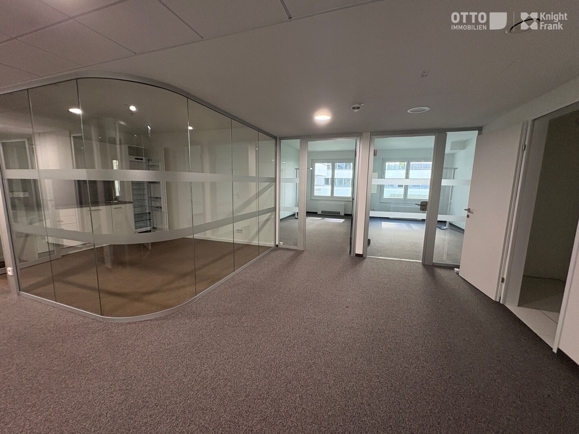 Moderne Büros an der Lassallestraße