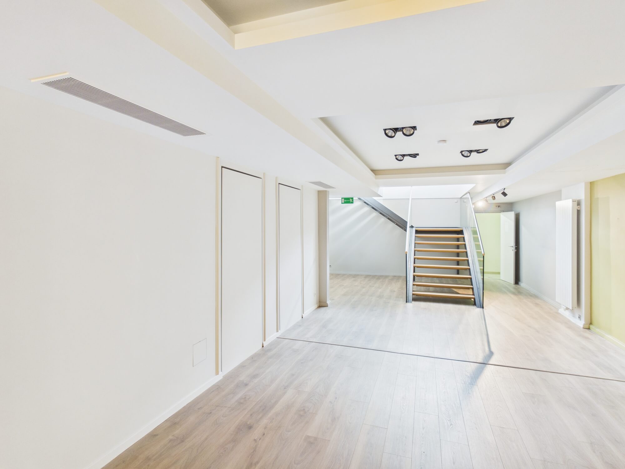 Eck-Geschäftsfläche Nähe Schwedenplatz