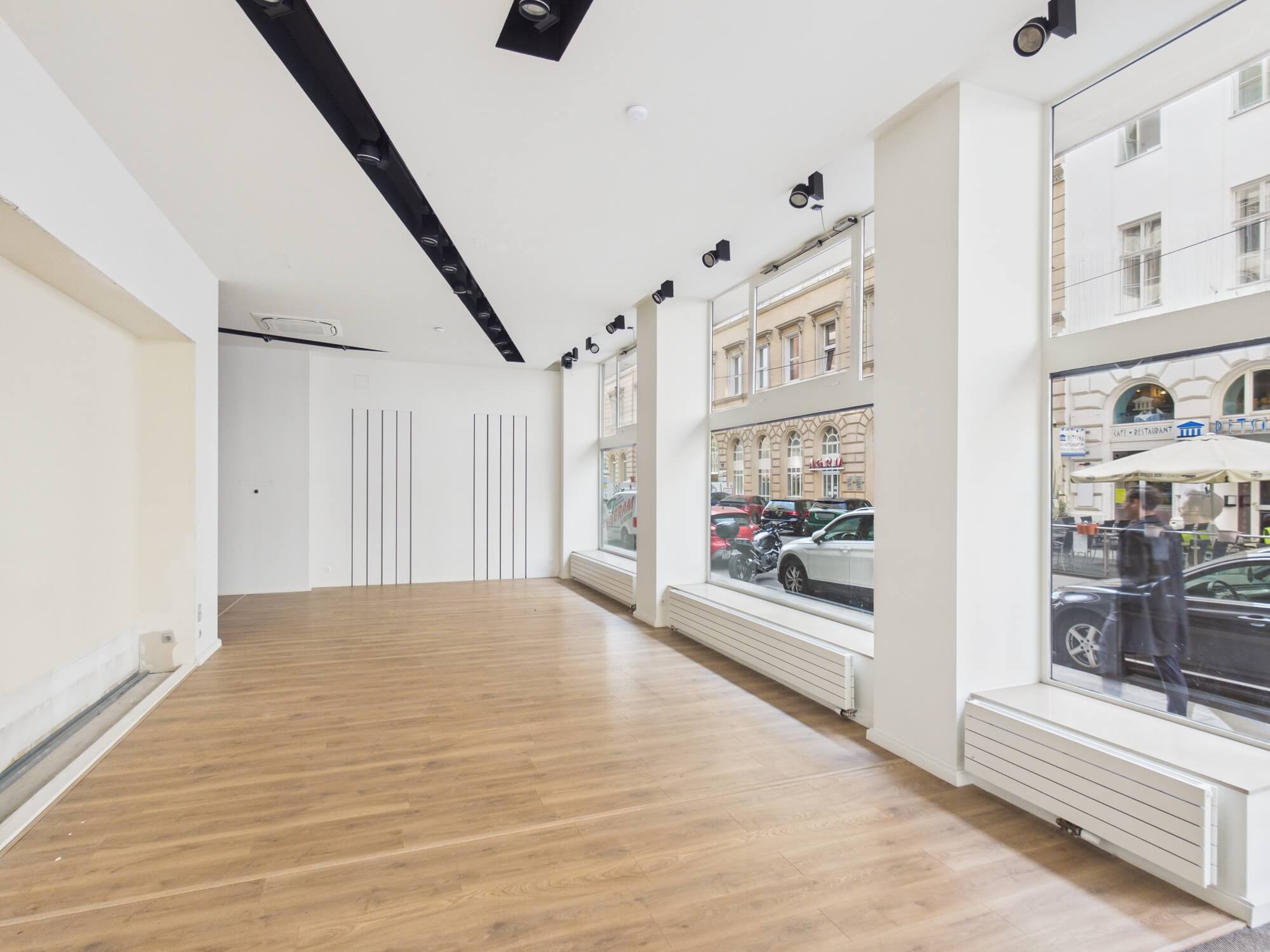 Eck-Geschäftsfläche Nähe Schwedenplatz