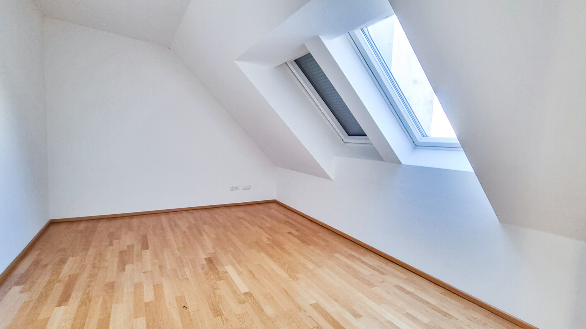 Top-floor apartment, first occupancy, 3 rooms with balcony