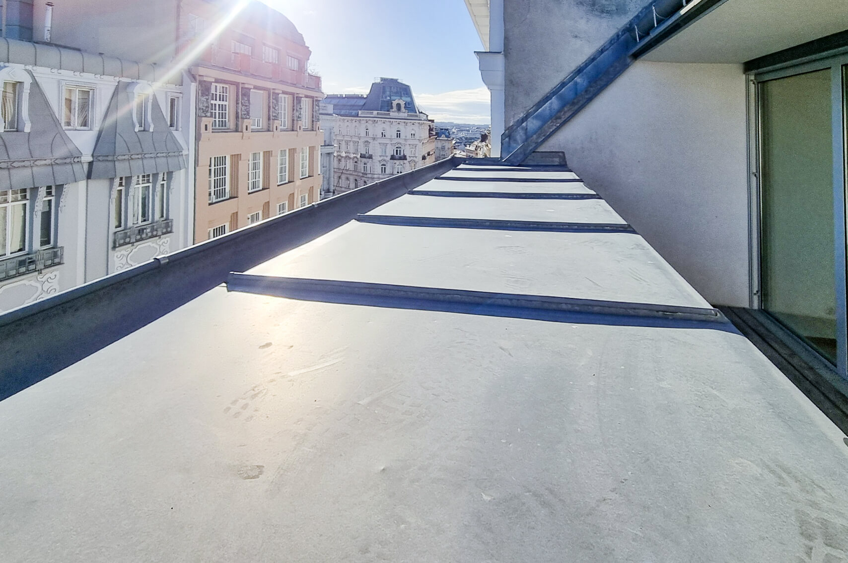 Top-floor apartment, first occupancy, 3 rooms with balcony