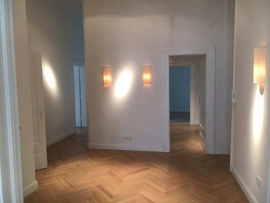 Palais Löwenthal, klassische Altbauwohnung mit Balkon