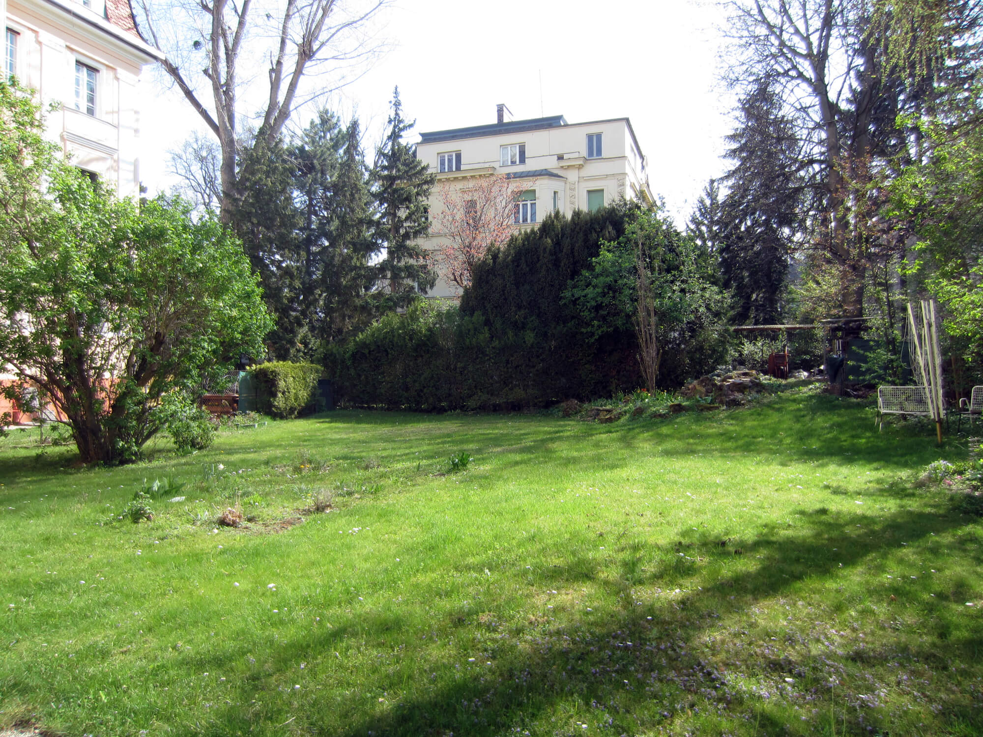 4-room period apartment in an Art Nouveau villa