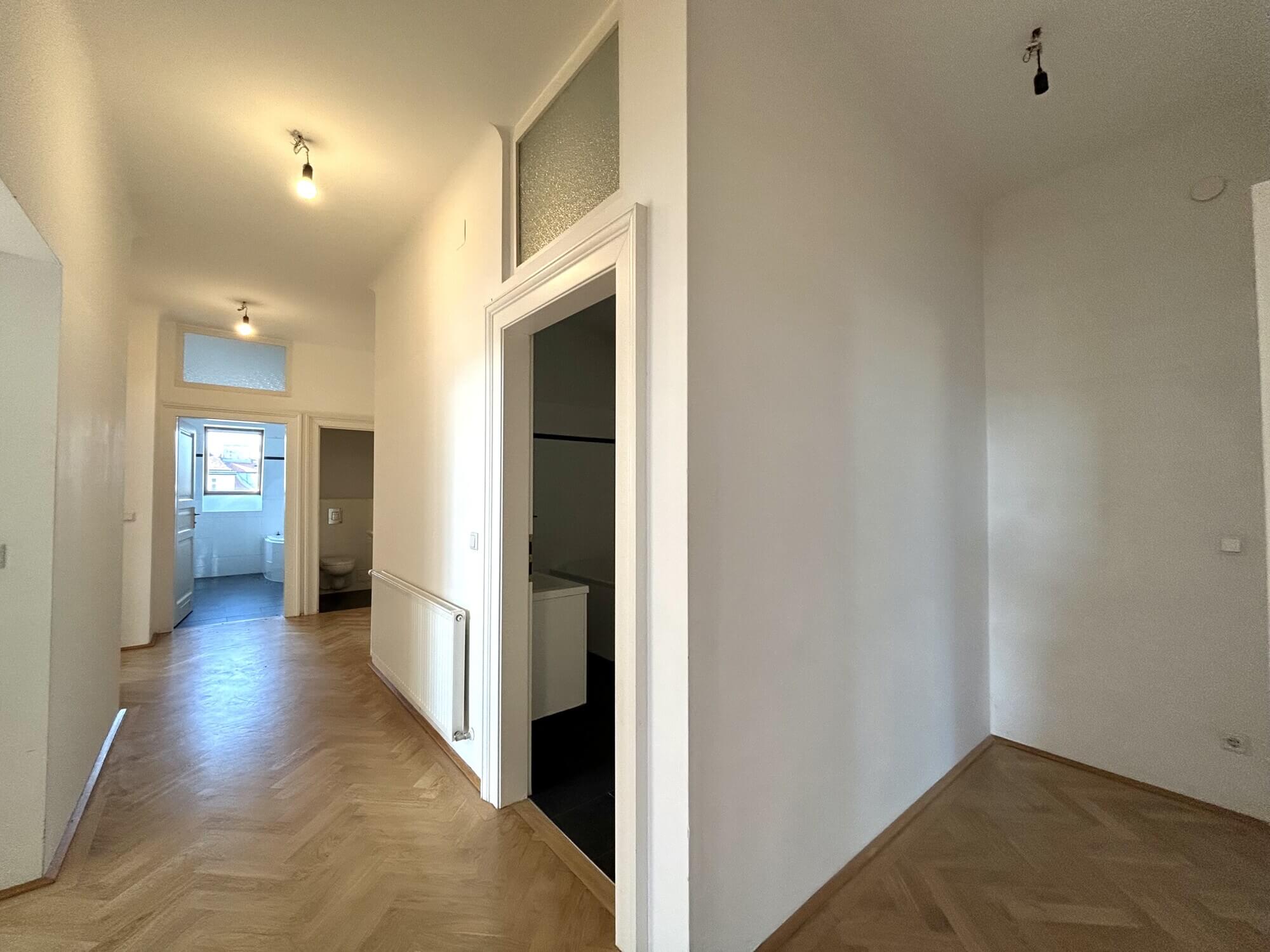 4-room period apartment in an Art Nouveau villa