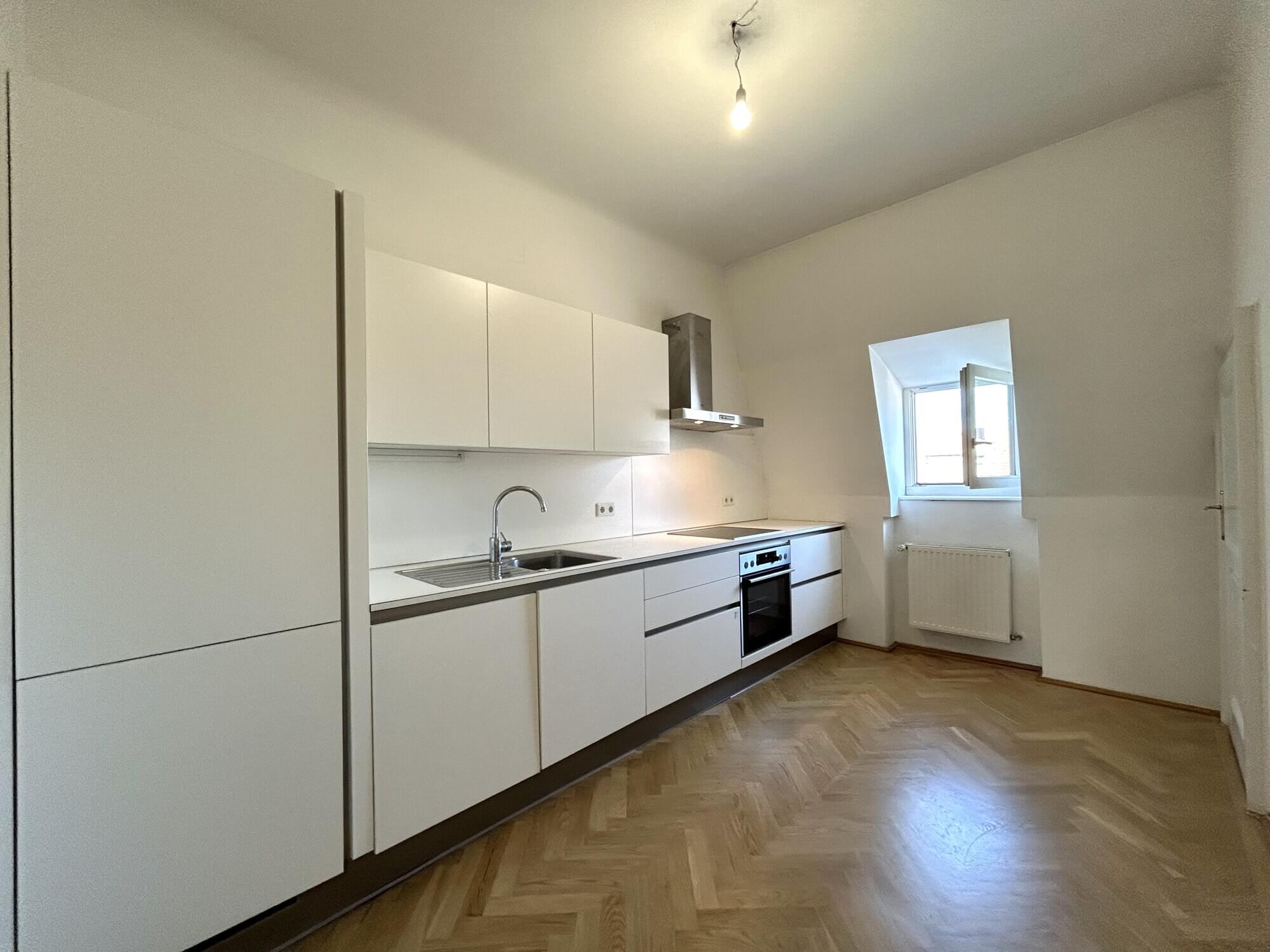 4-room period apartment in an Art Nouveau villa