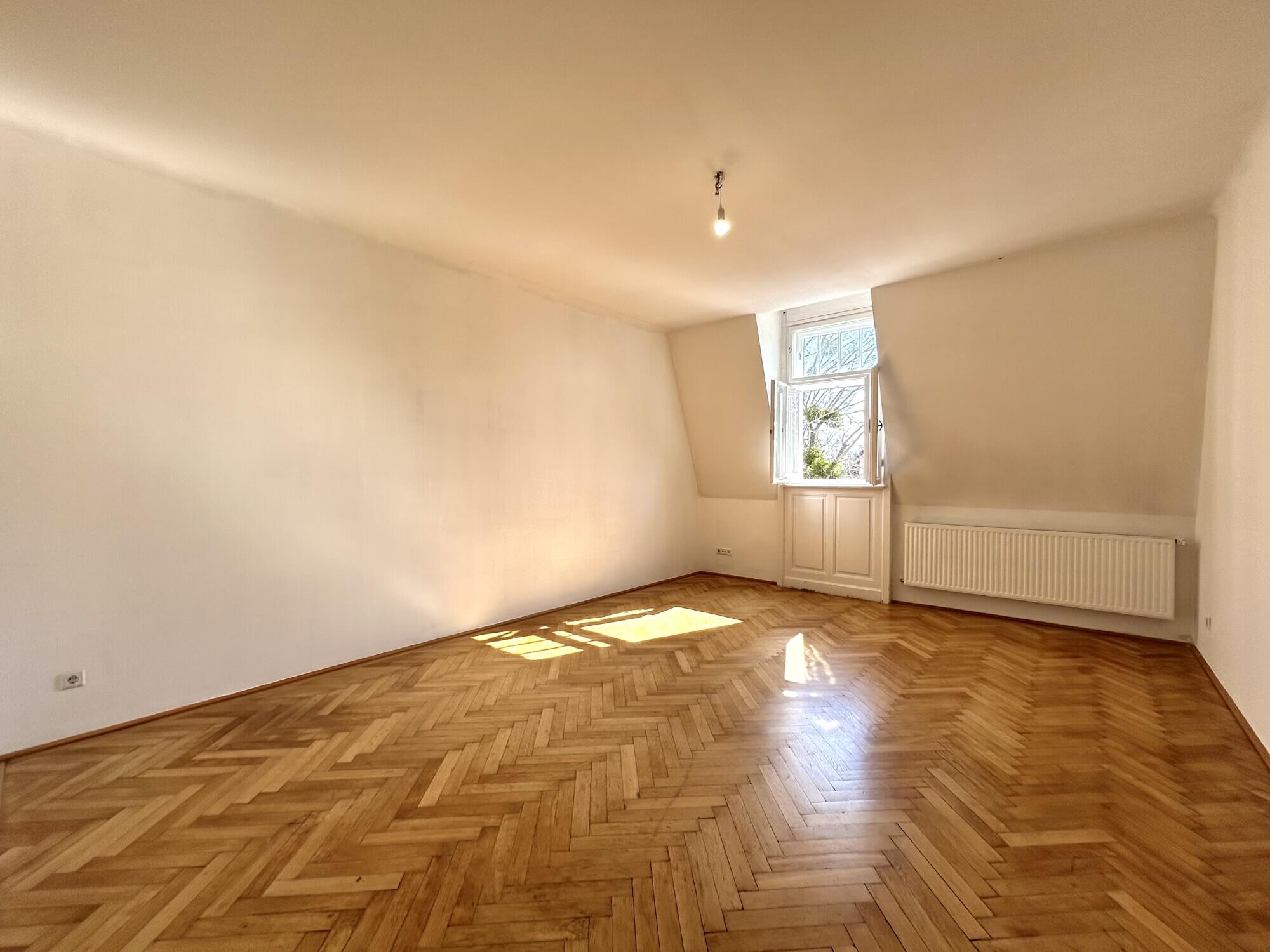 4-room period apartment in an Art Nouveau villa