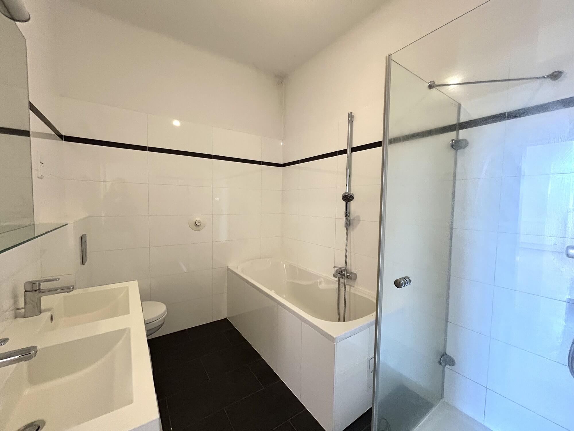 4-room period apartment in an Art Nouveau villa