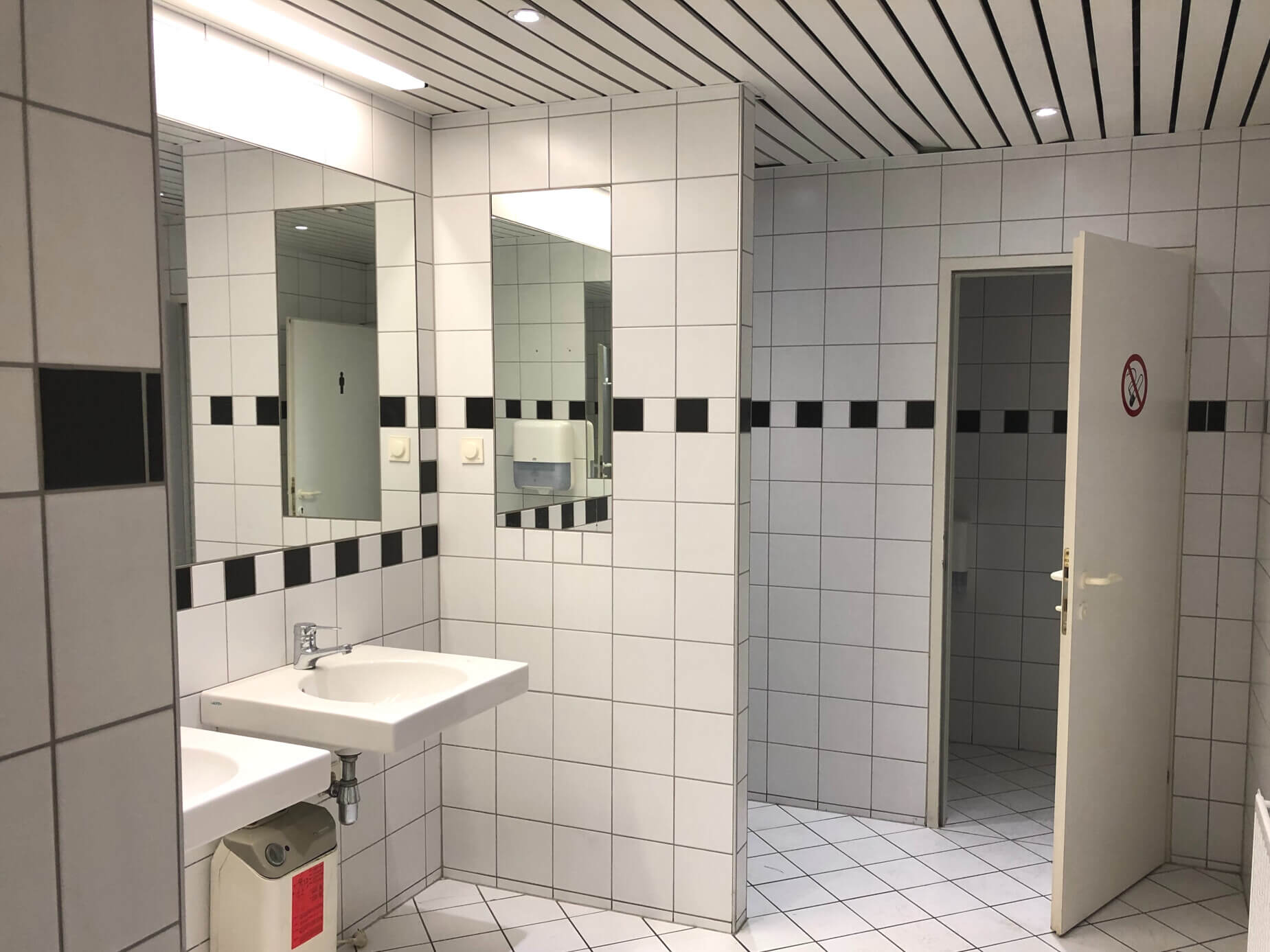 Moderne Lagerflächen an der S1