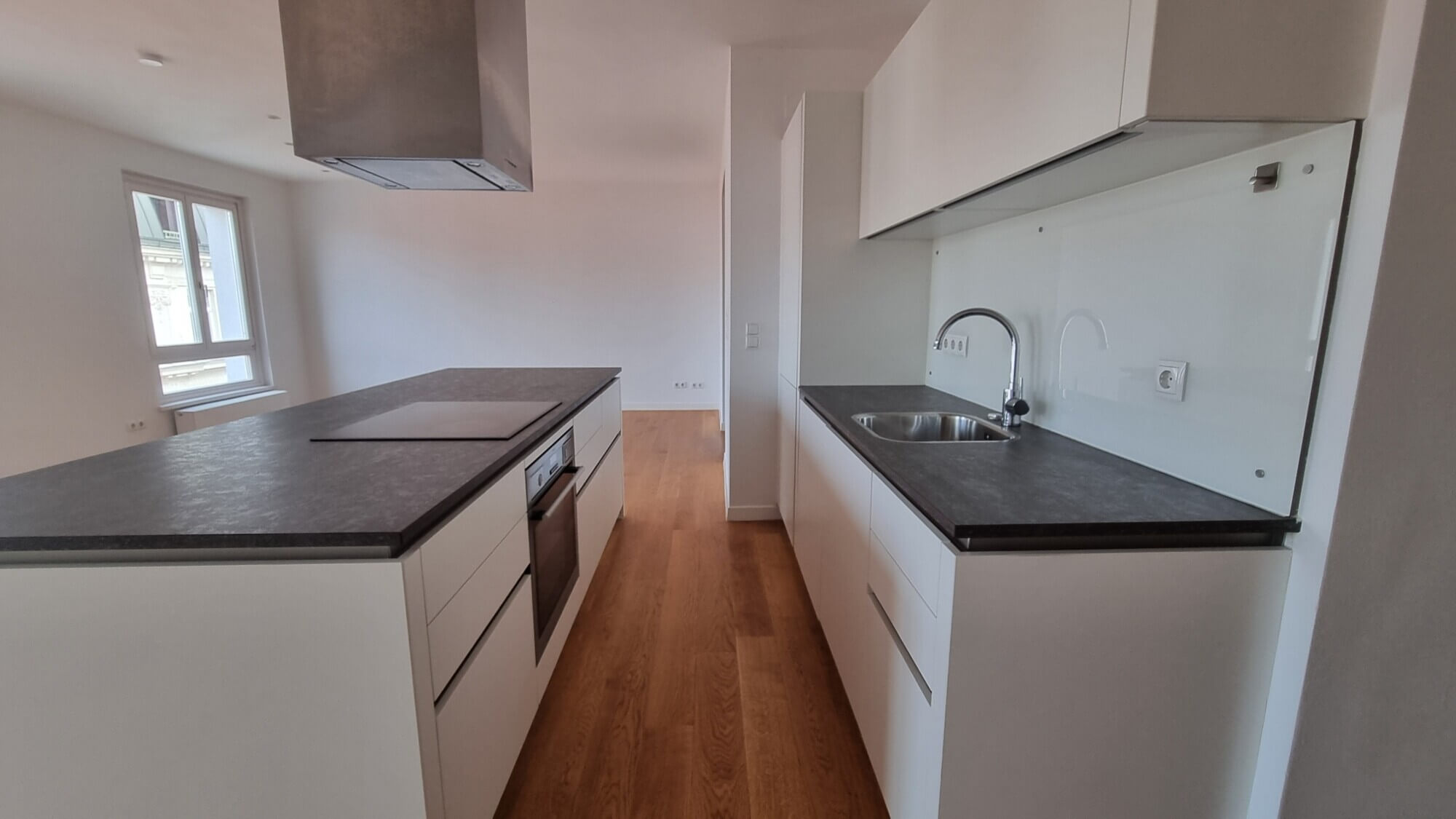 3-room apartment in a city-center palace