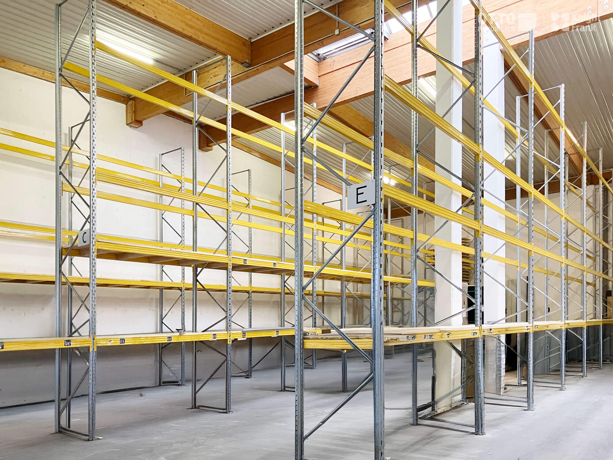 Lagerhalle und kleines Büro in zentrale Lage