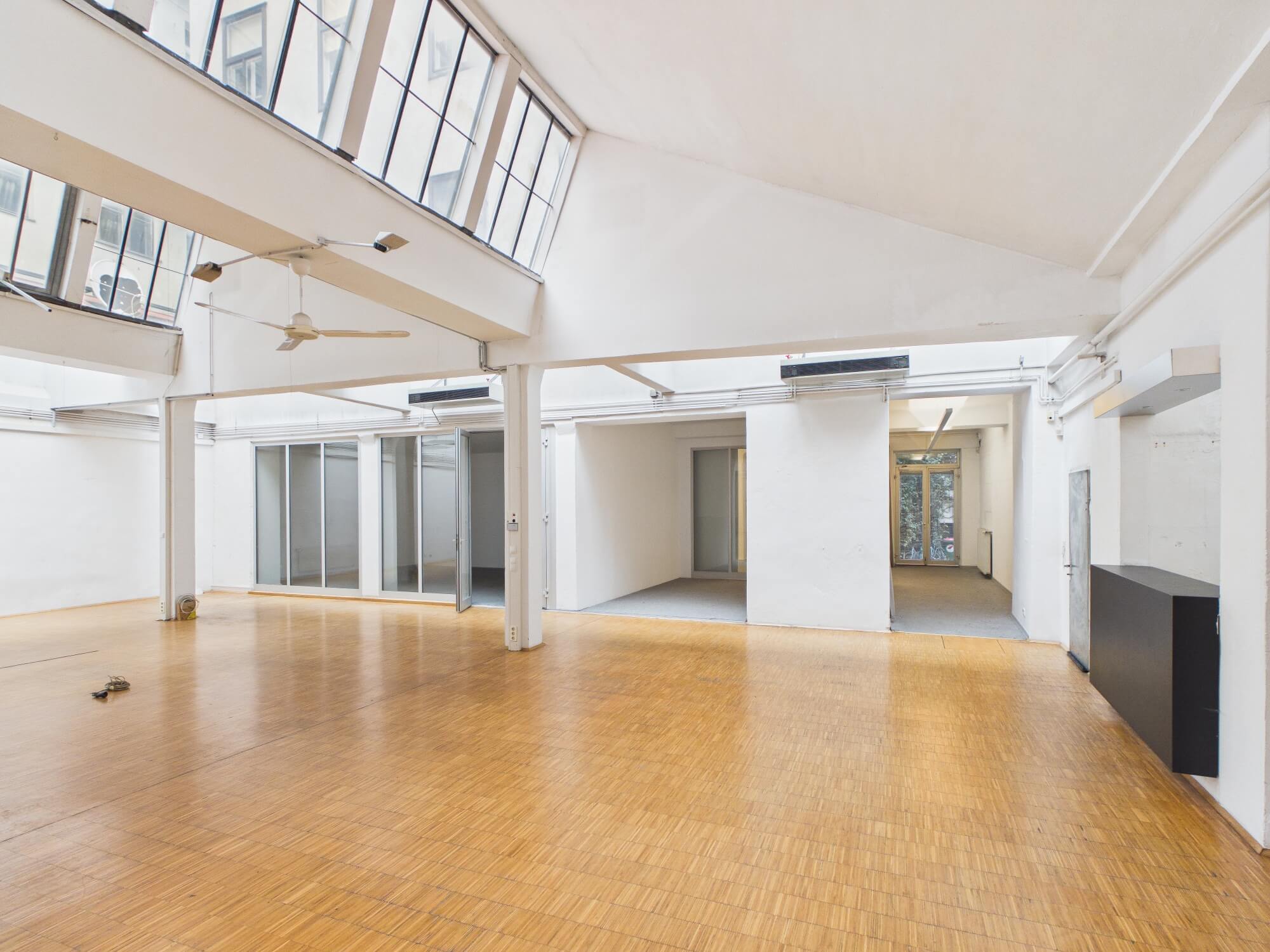 Großzügiges Geschäftslokal in zentraler Lage