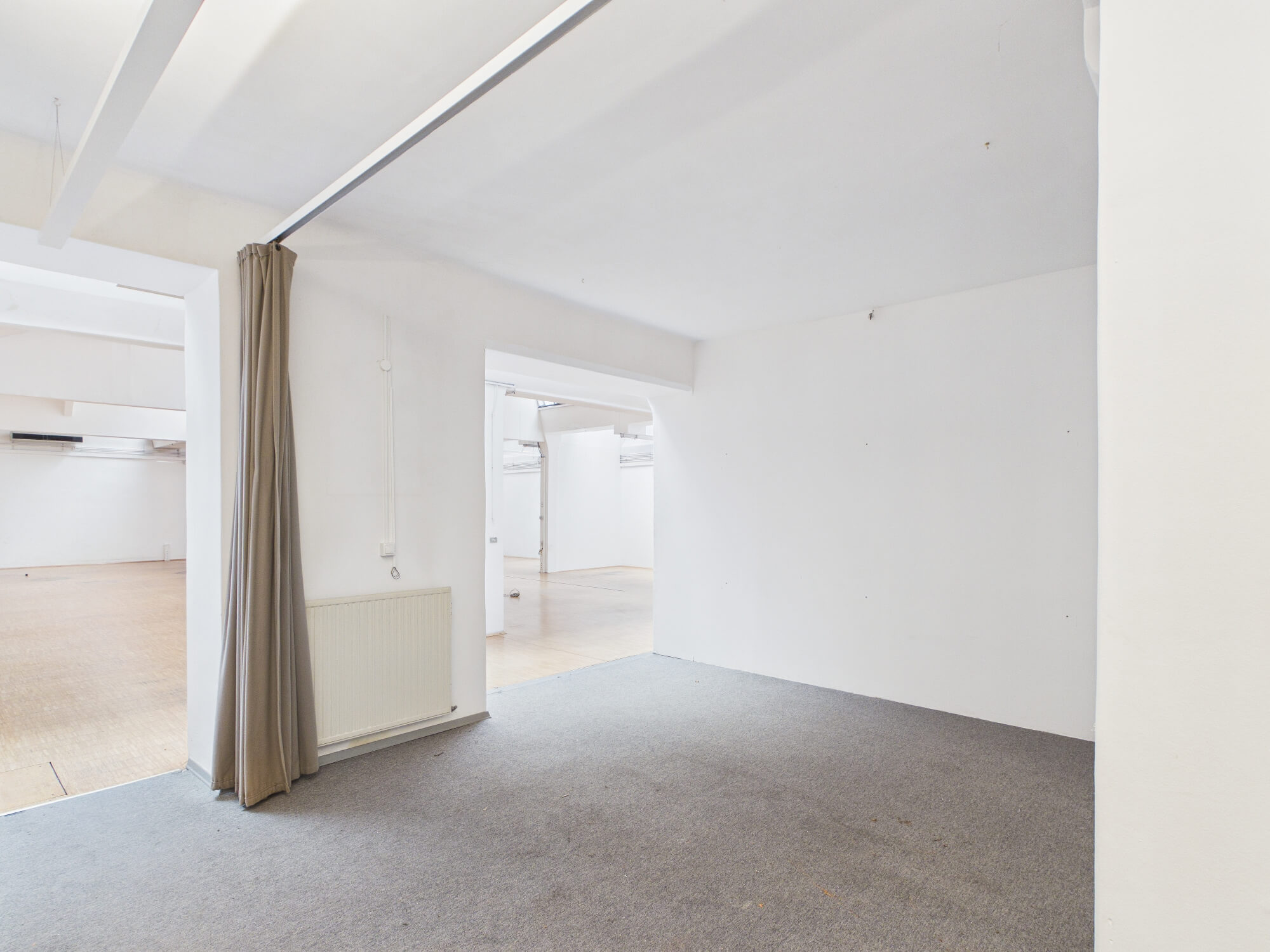 Großzügiges Geschäftslokal in zentraler Lage