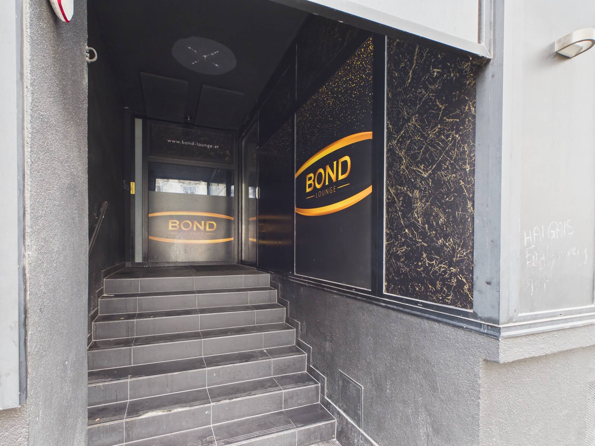 Versatile commercial space