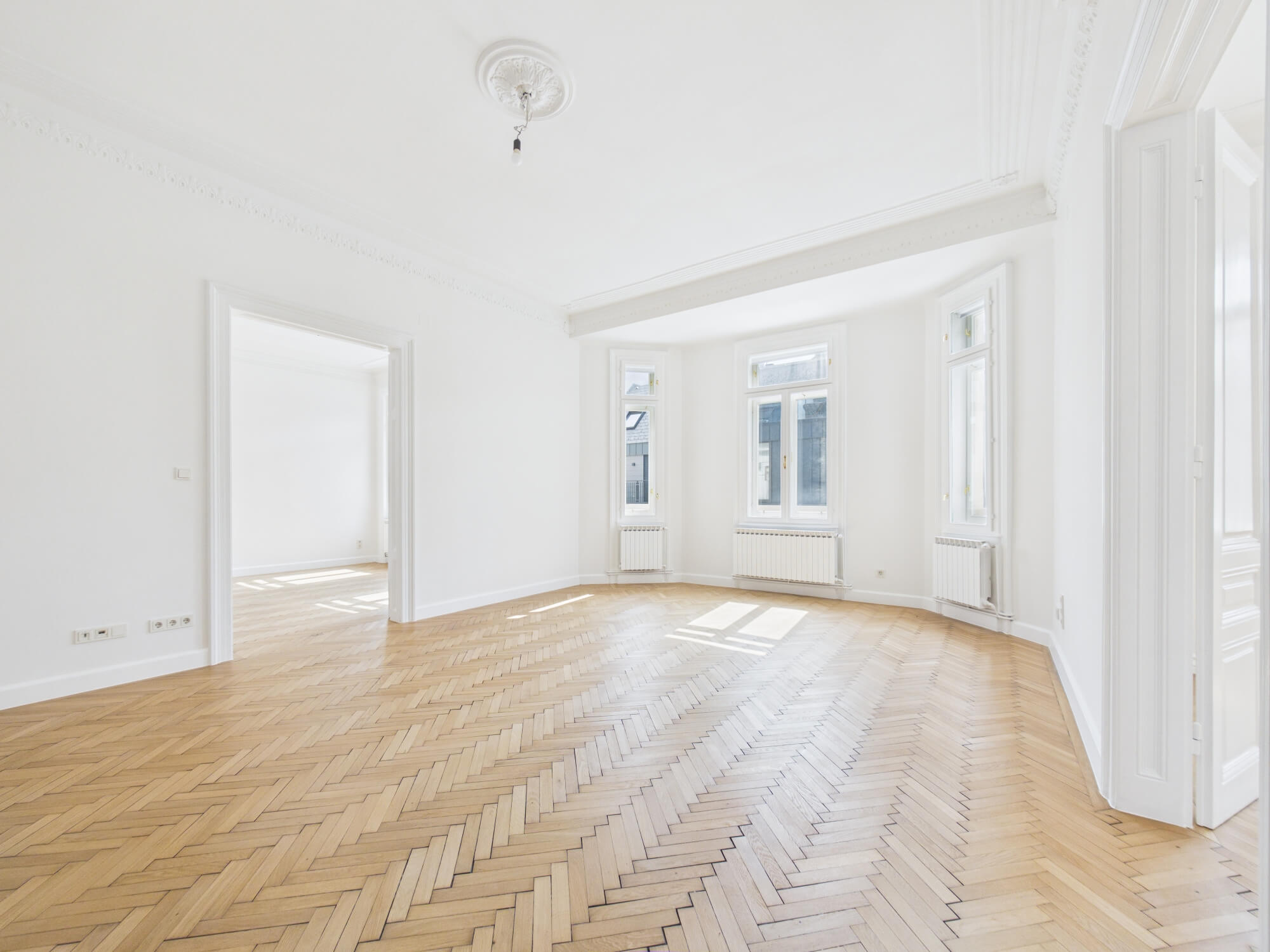 Peaceful apartement in a traditional building near Theresianum school