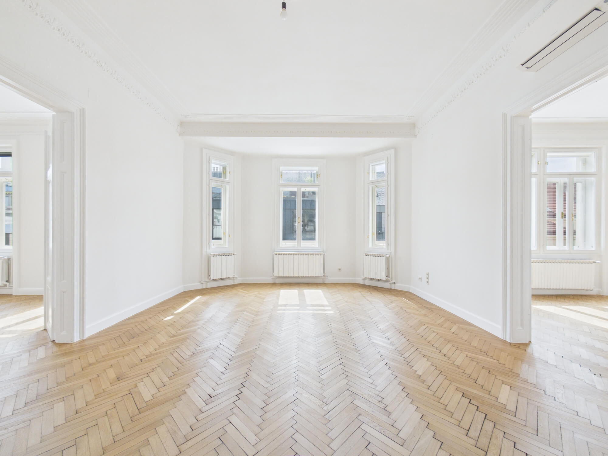 Peaceful apartement in a traditional building near Theresianum school