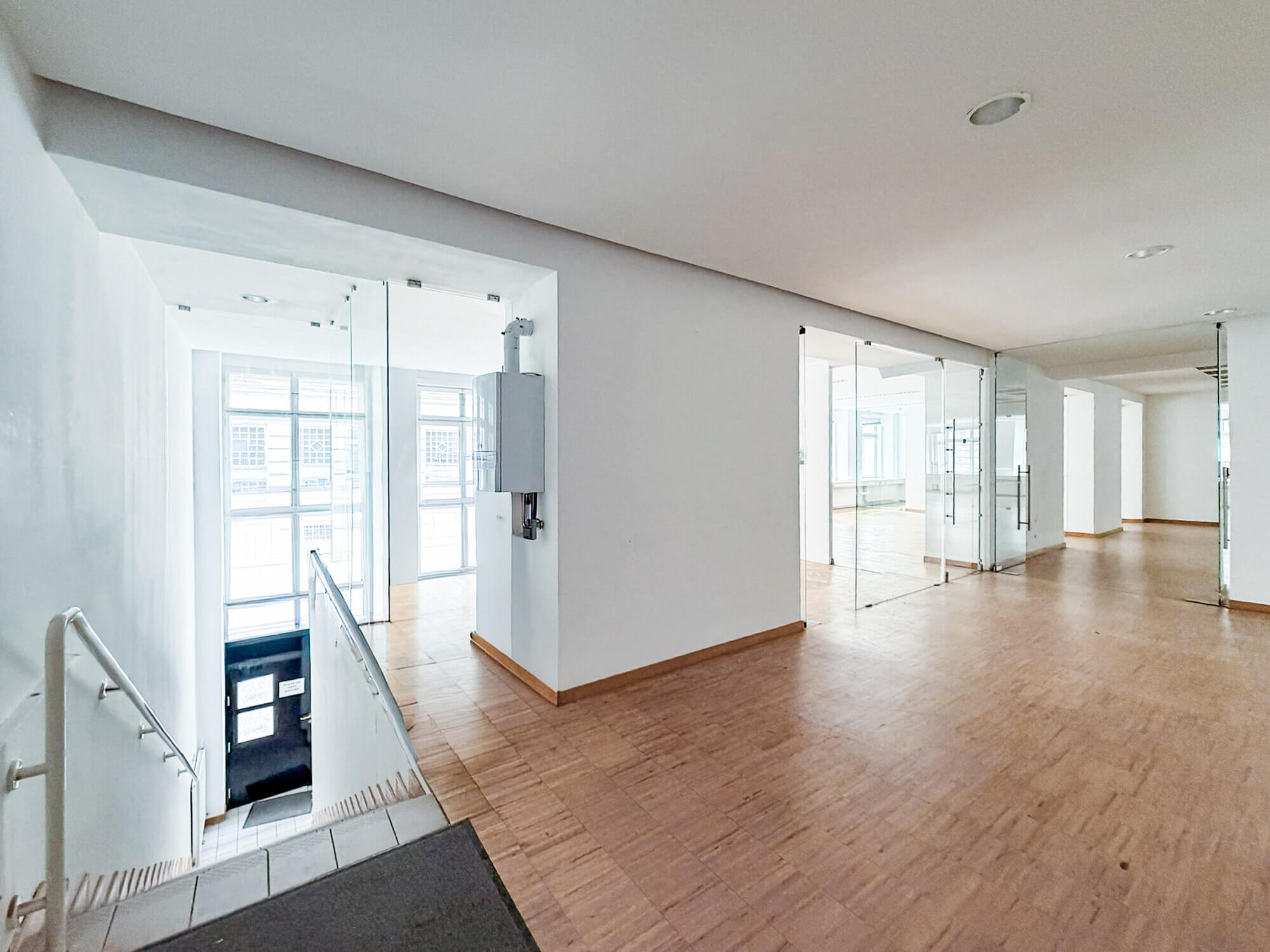 Arbeiten mit Stil – Großzügiges Altbaubüro in gefragter Citylage