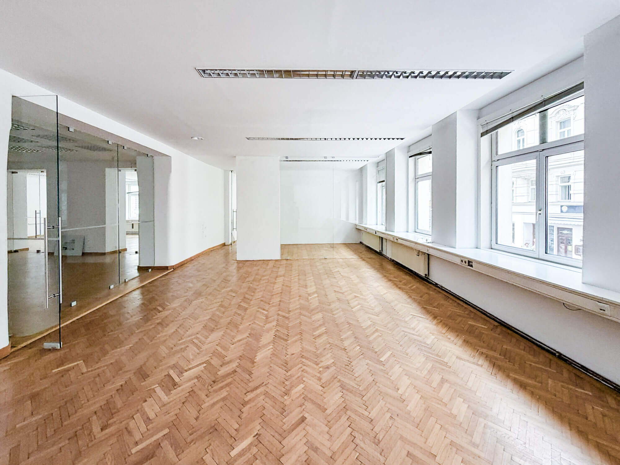 Arbeiten mit Stil – Großzügiges Altbaubüro in gefragter Citylage