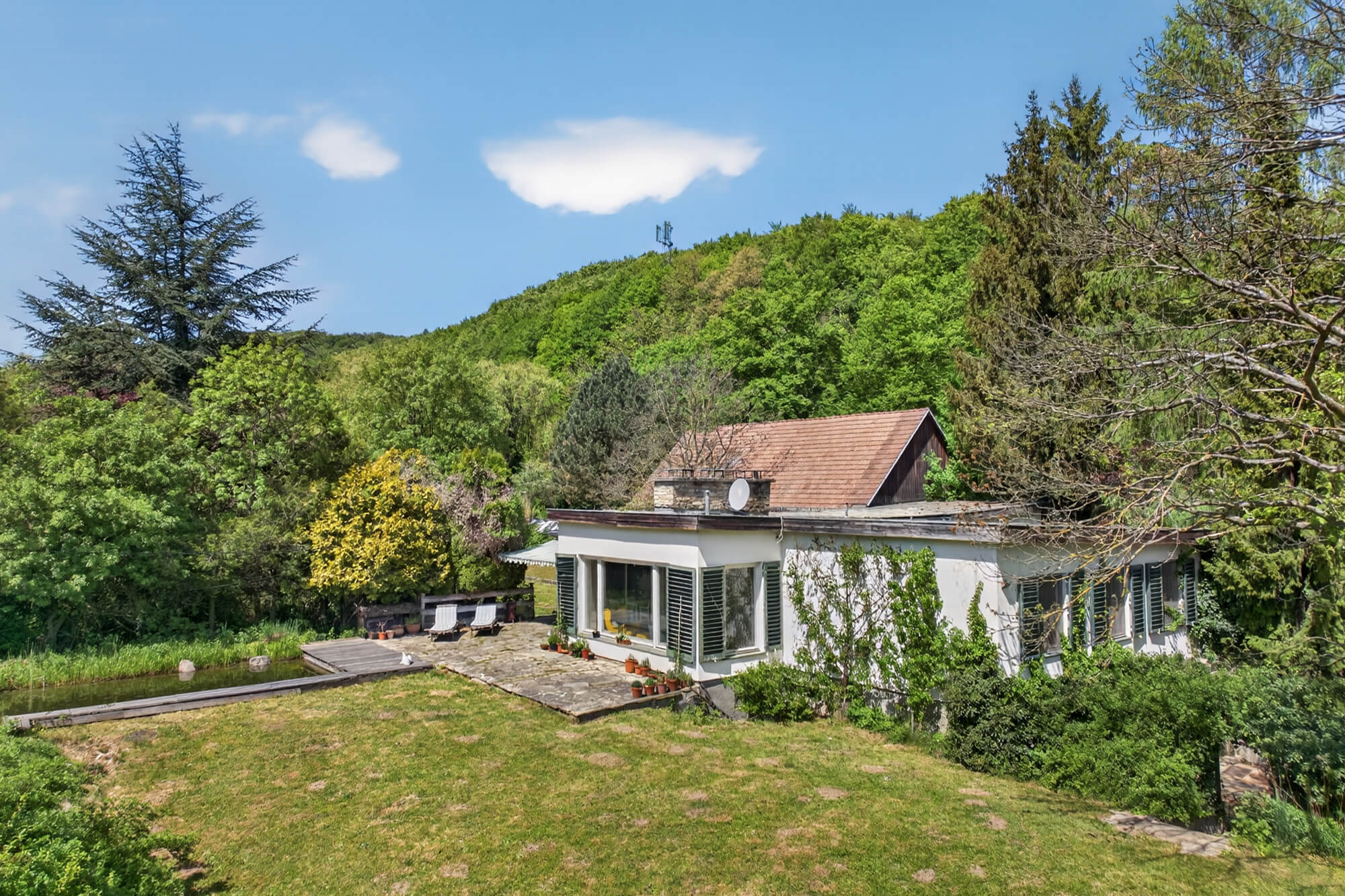Bungalow & Stadl auf 5.600 m² Grund - Erweiterungspotenzial bis ca. 300 m² Wohnfläche