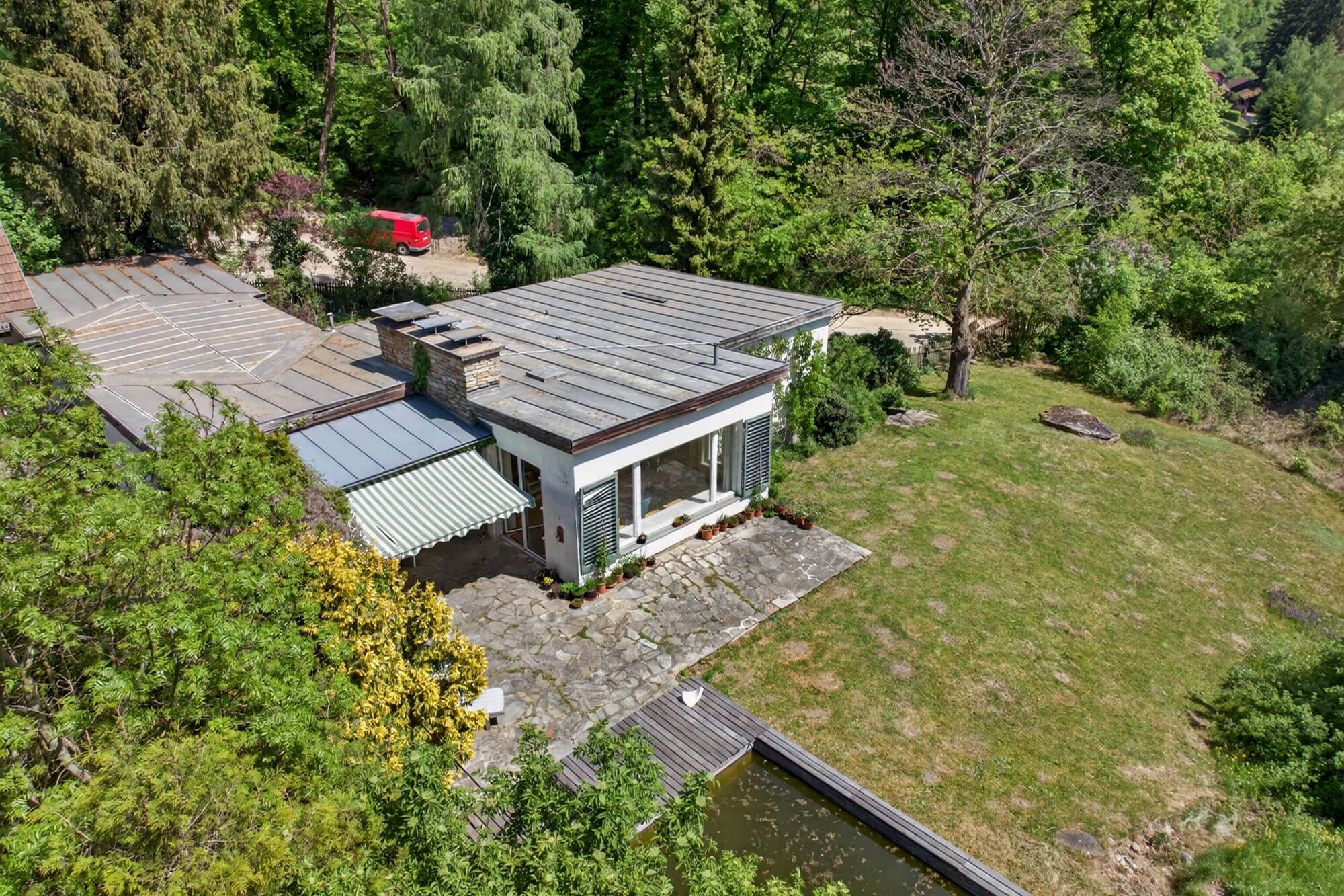 Bungalow & Stadl auf 5.600 m² Grund - Erweiterungspotenzial bis ca. 300 m² Wohnfläche