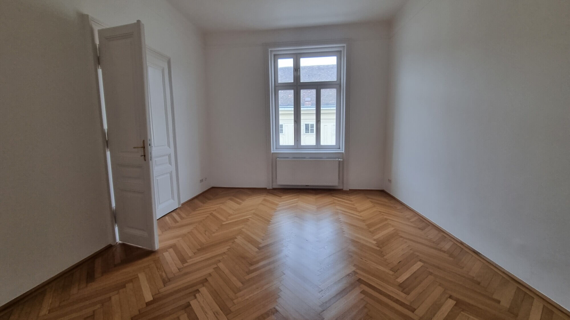 Klassischer Altbau 4 Zimmer beim Theresianum