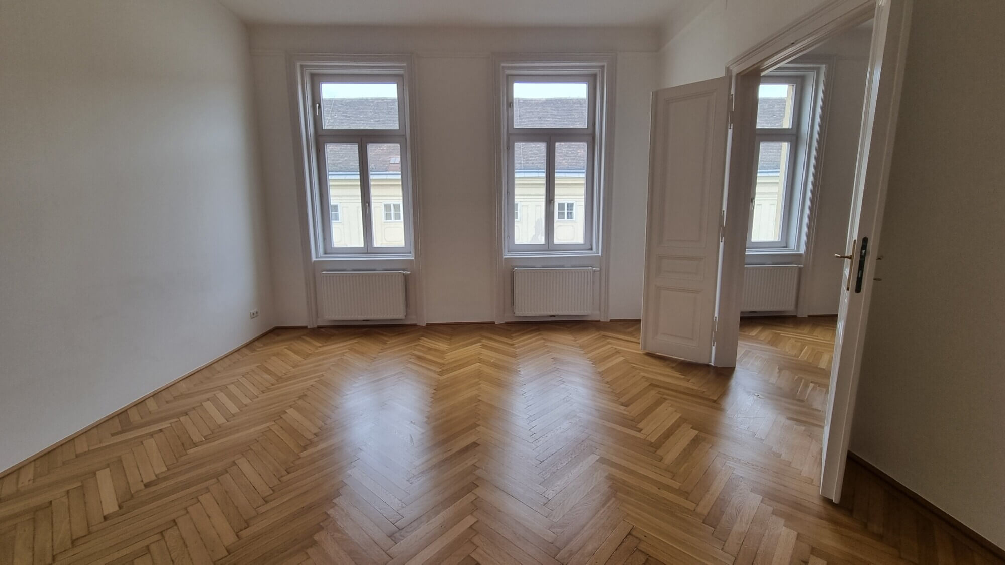 Klassischer Altbau 4 Zimmer beim Theresianum
