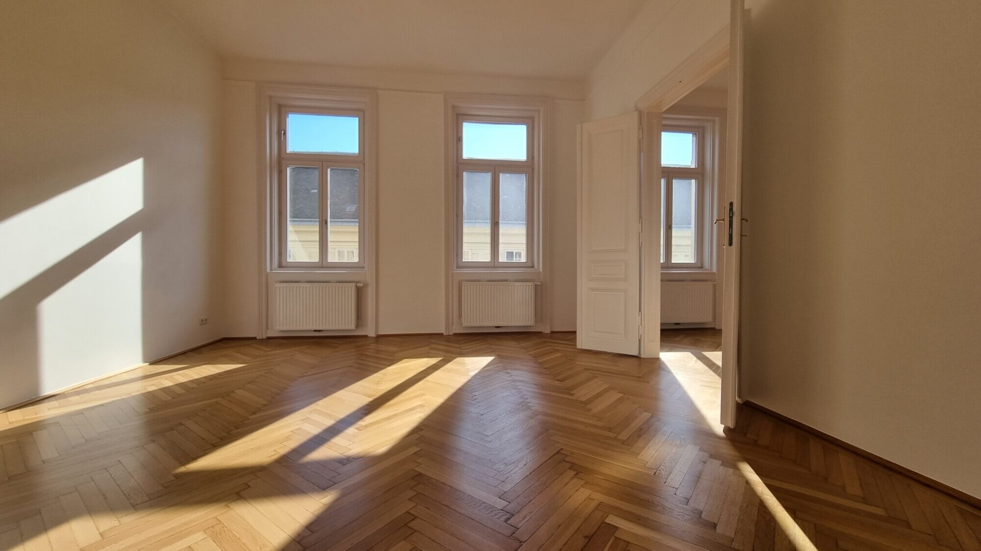 topsanierter klassischer Altbau 4 Zimmer beim Theresianum
