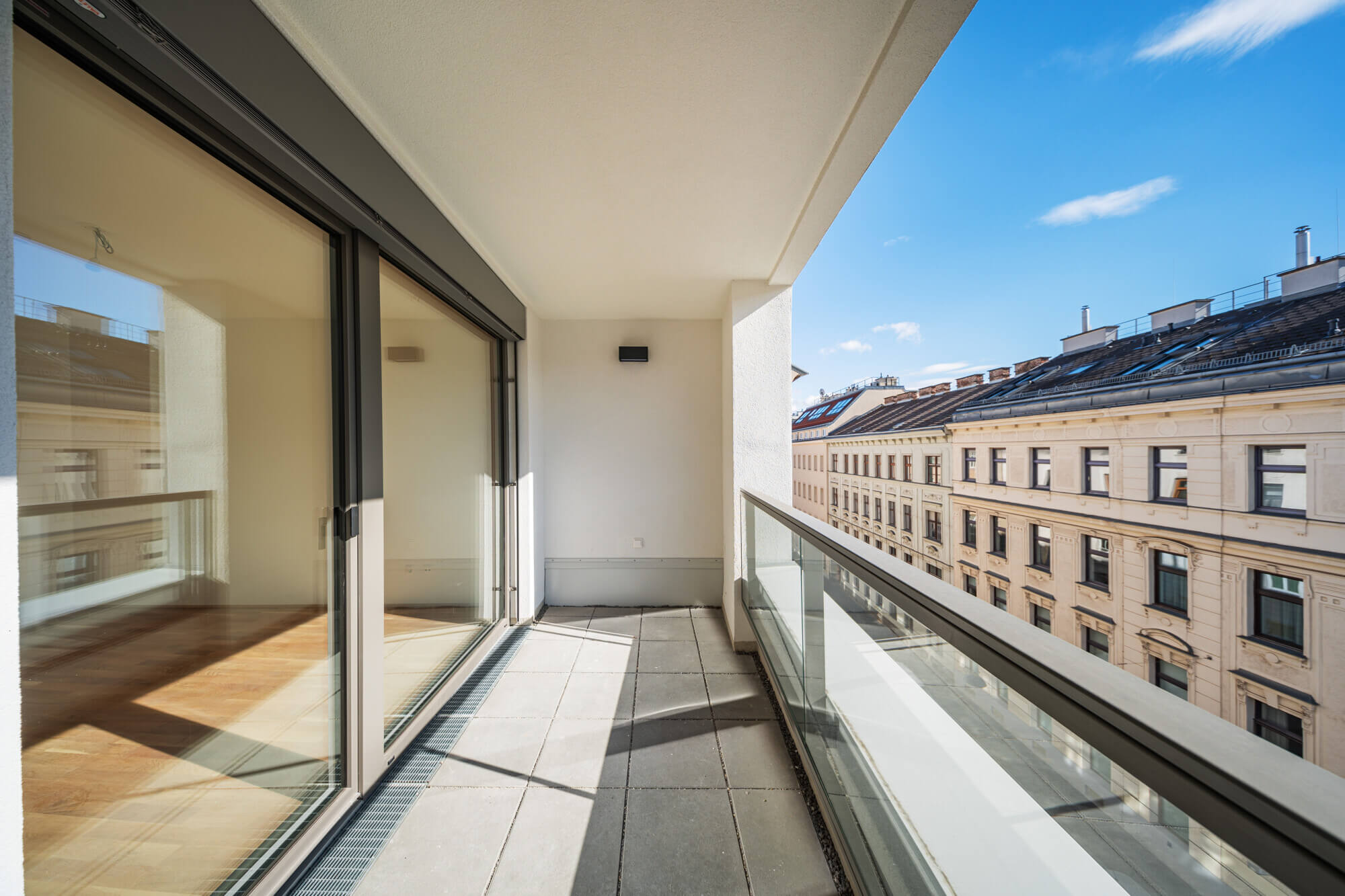 Erstbezug, helle 3-Zimmer Wohnung mit zwei Balkonen