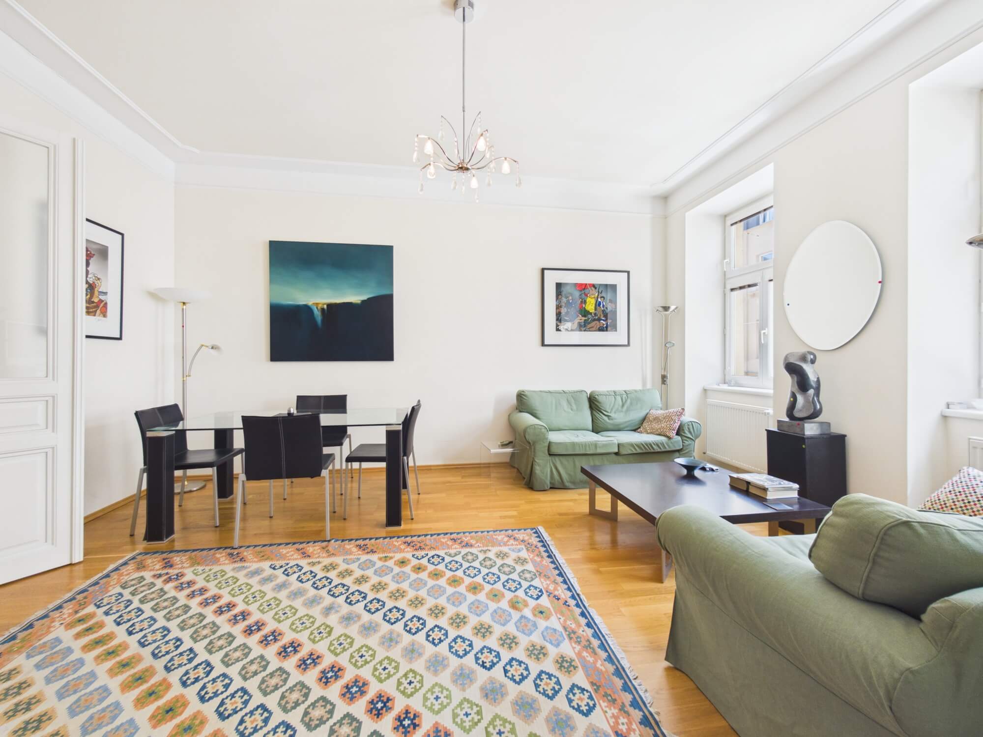 Topsanierte Altbauwohnung in Ruhelage