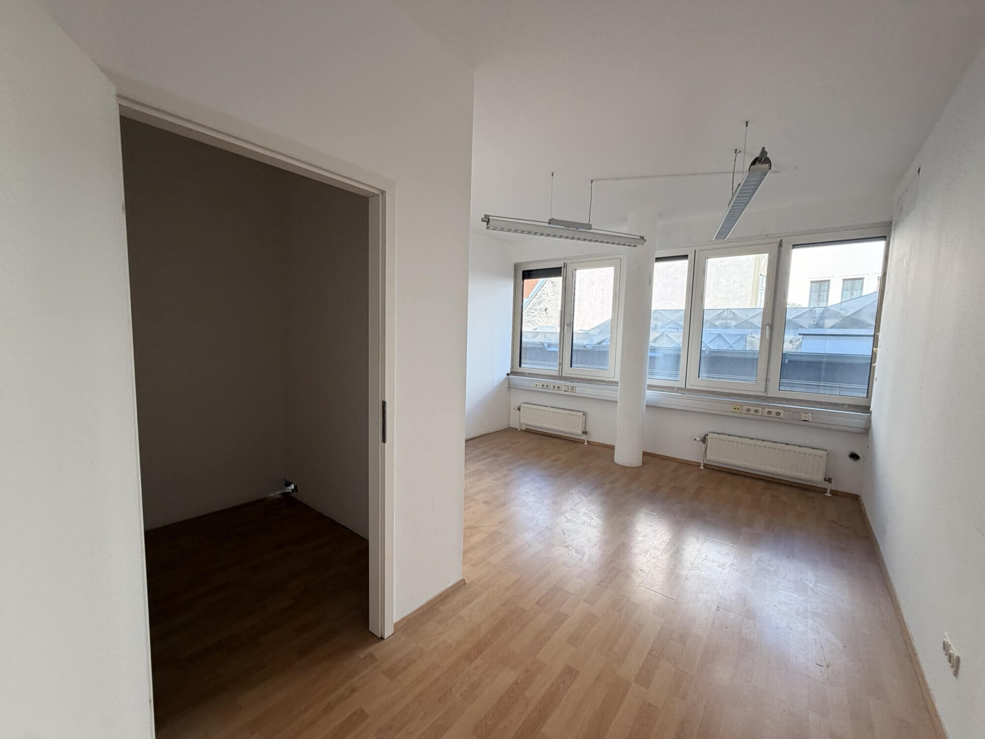 Offices near Rochusmarkt