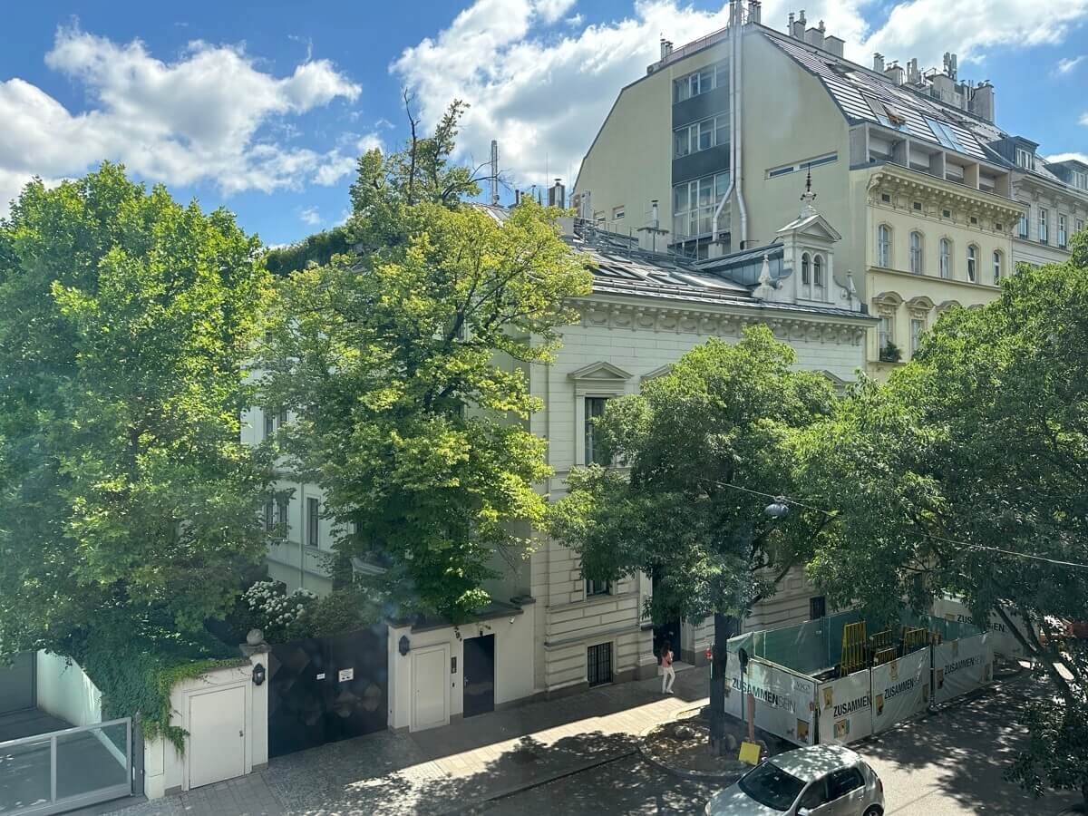 Offices near Rochusmarkt