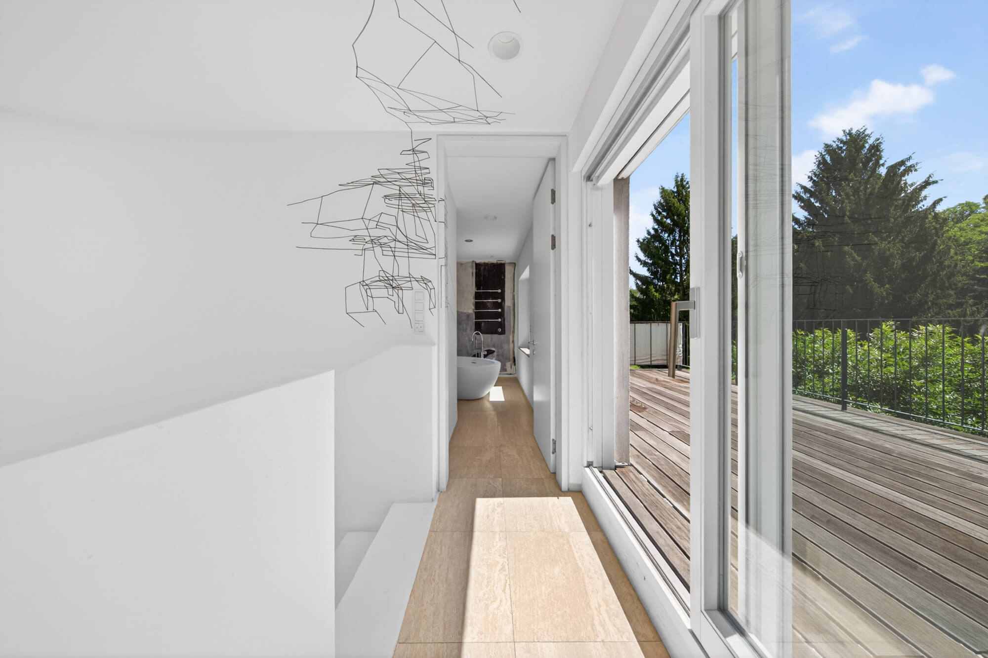 Sievering Villa: Pool, Garden, and Abundant Space for Living