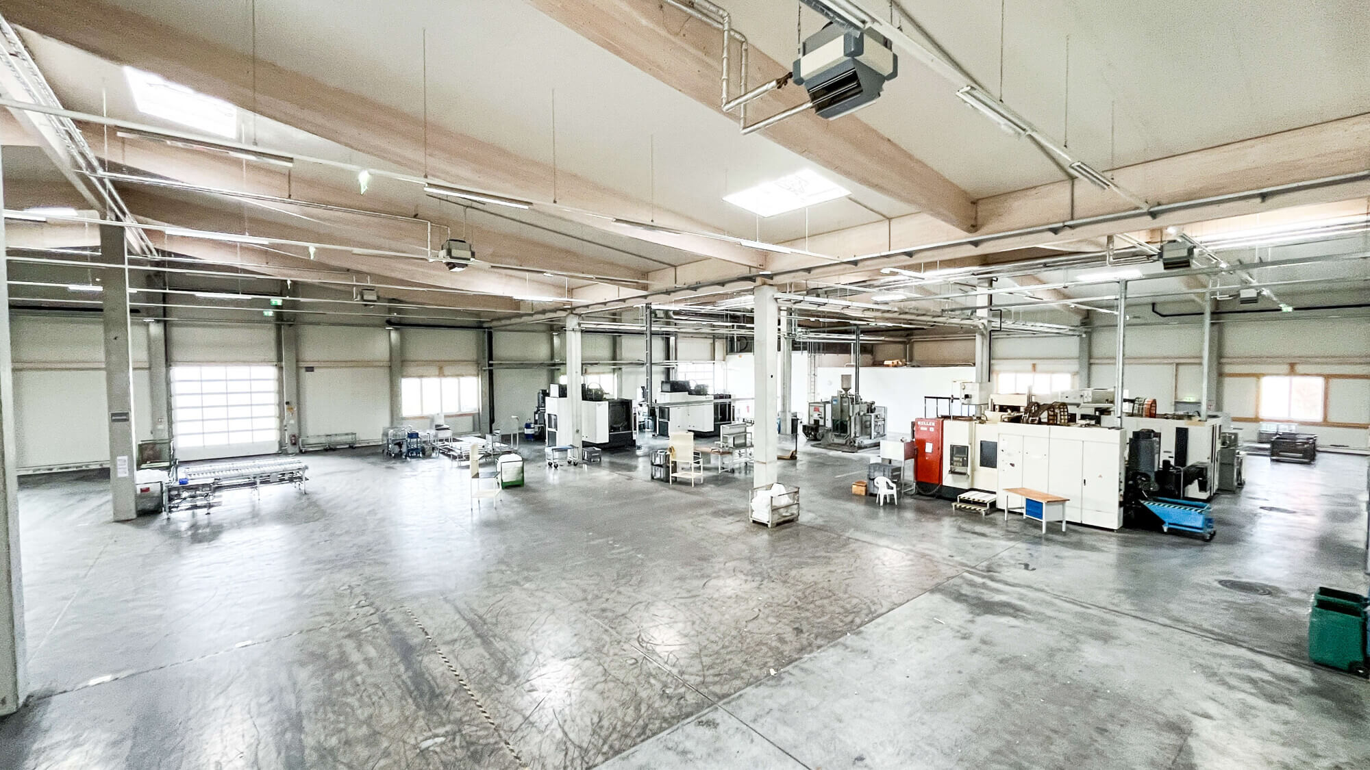 Commercial property for sale in Loosdorf: 4,773 m² of total usable floor space on a 9,580 m² plot