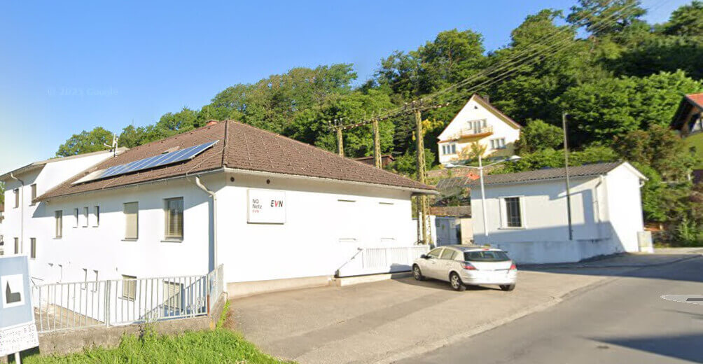 Liegenschaft kaufen in Klein-Pöchlarn: Grundstück (Wohngebiet) mit Wohnhaus, Büro & Lagerhalle