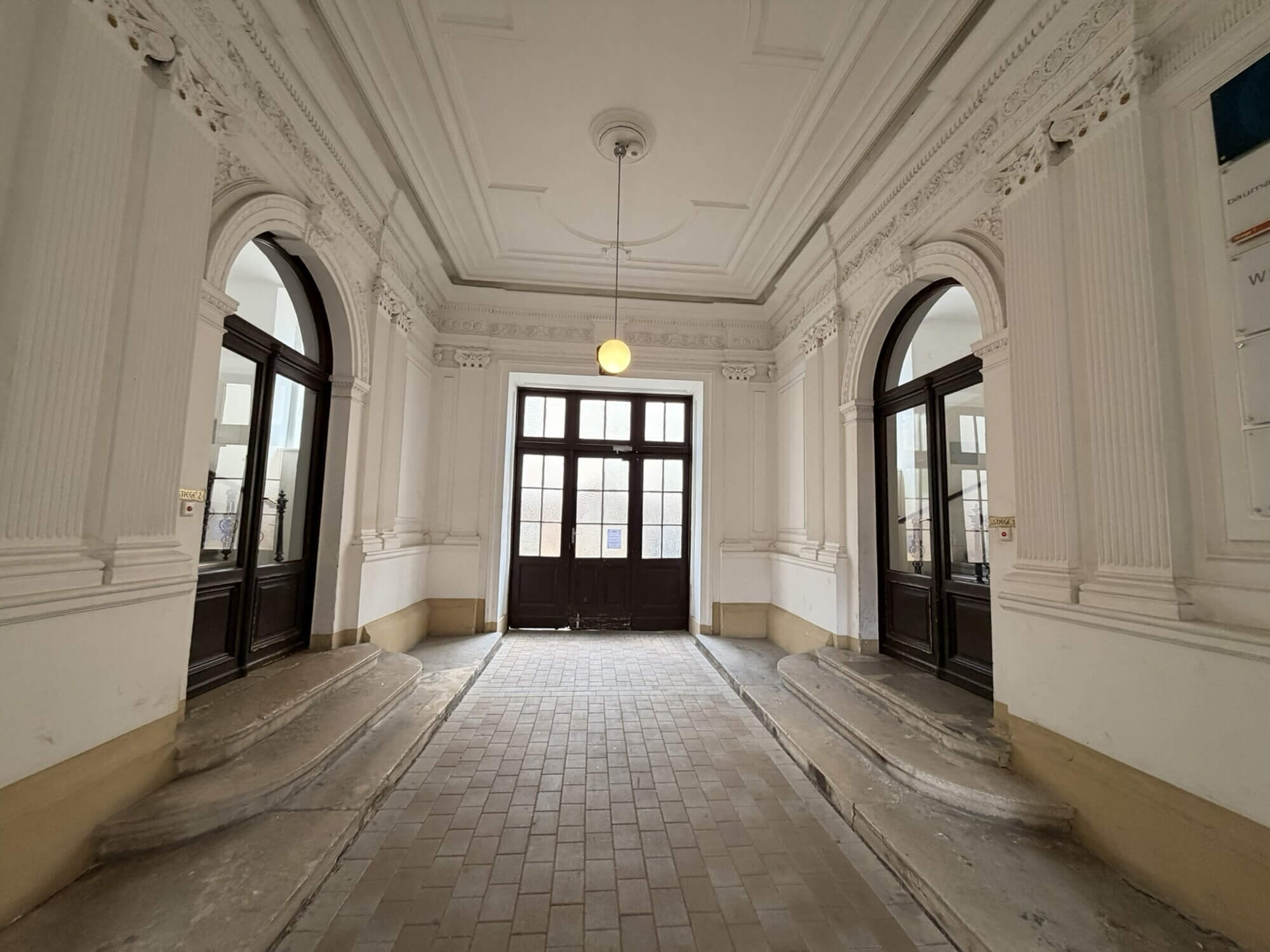 Hochwertiges Altbaubüro in zentraler Lage