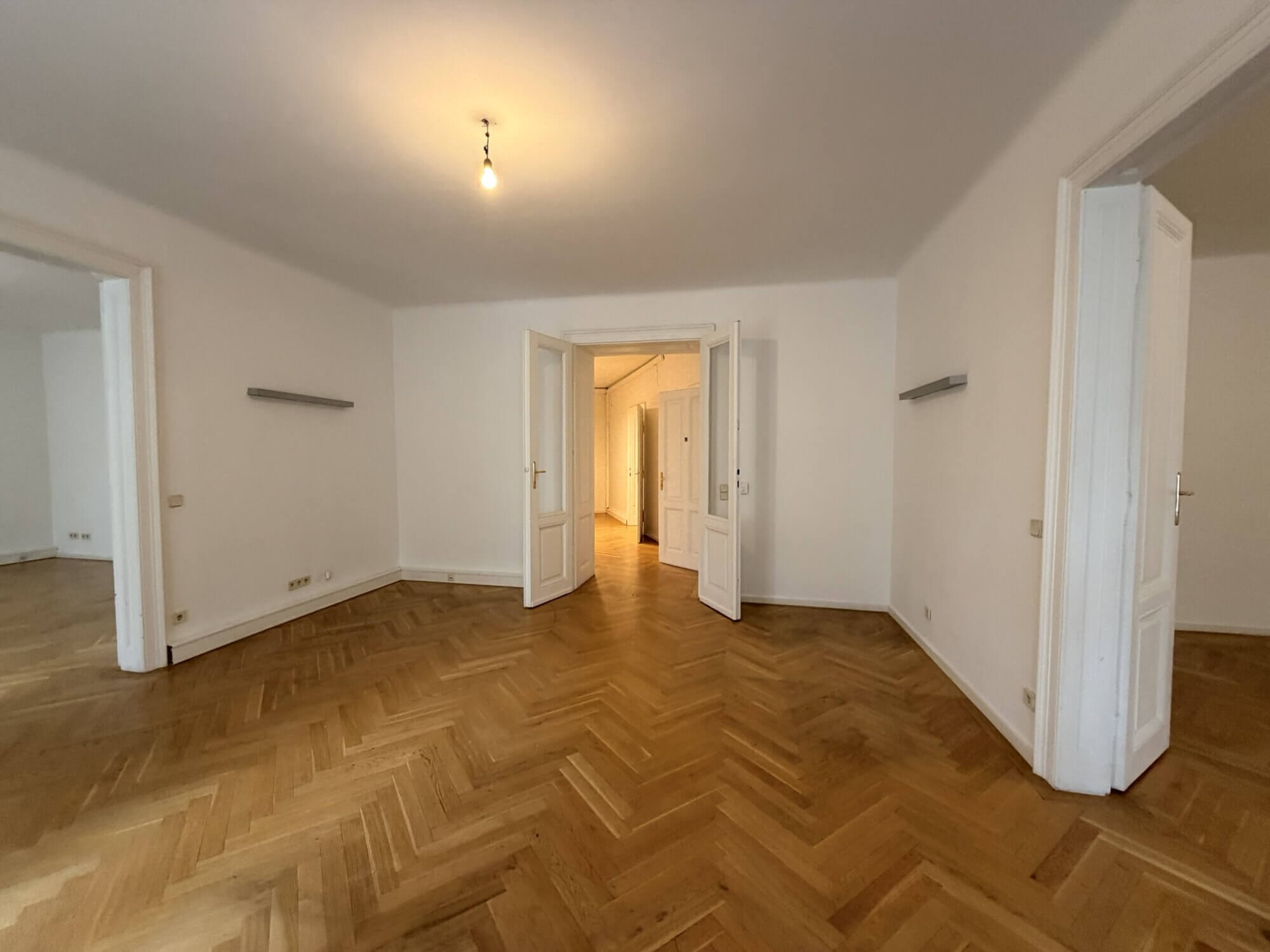 Hochwertiges Altbaubüro in zentraler Lage