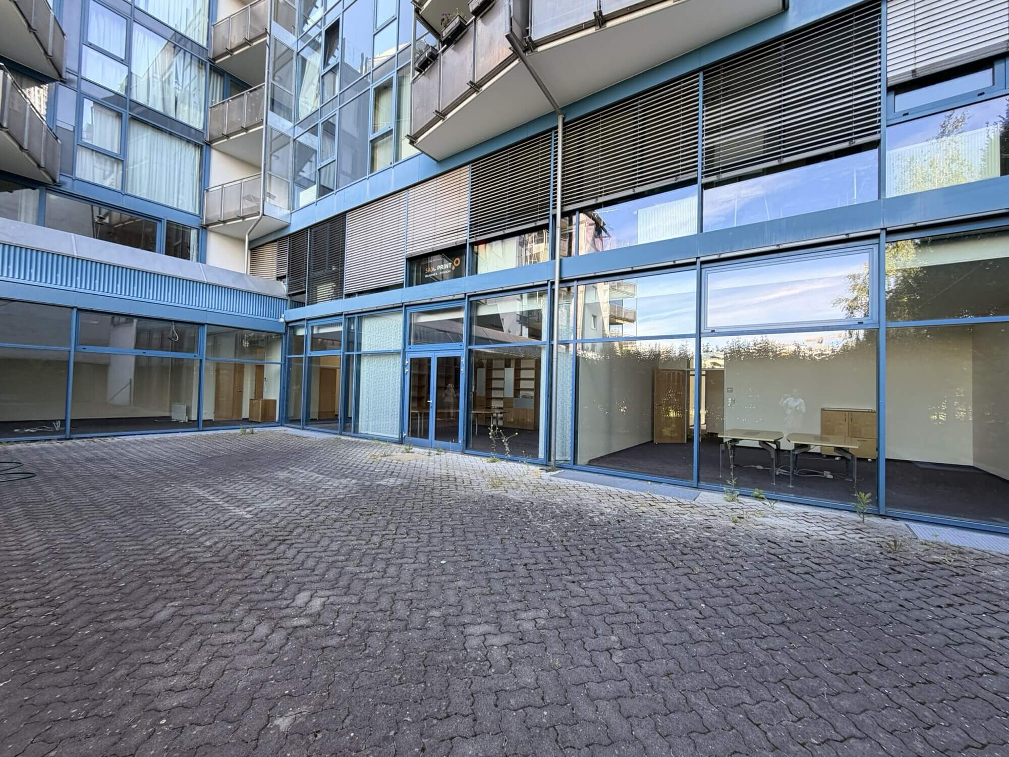 Repräsentative Gewerbefläche 295m² mit großer Terrasse in Frequenzlage